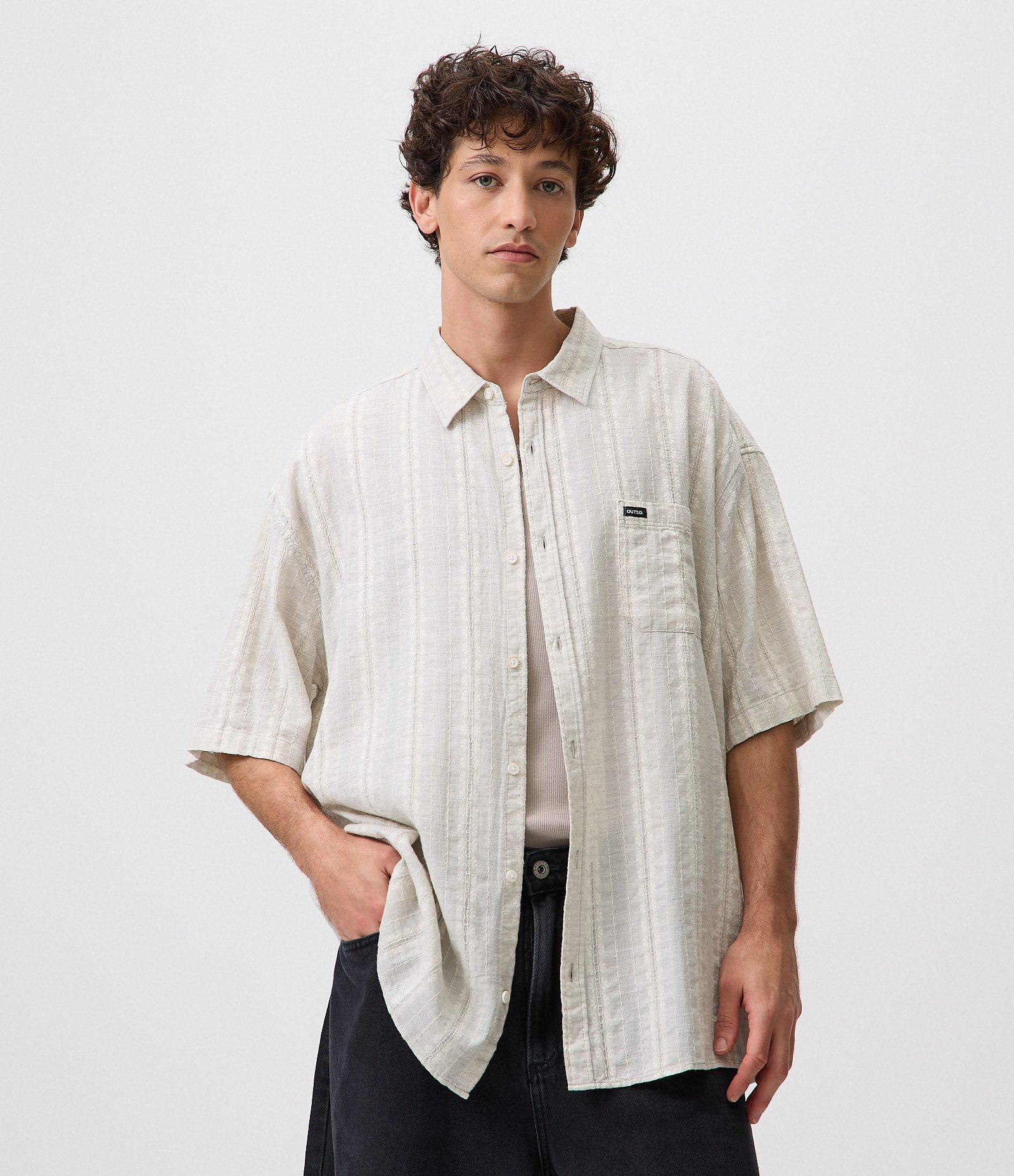 Camisa Boxy em Jacquard Listrada Bege 1