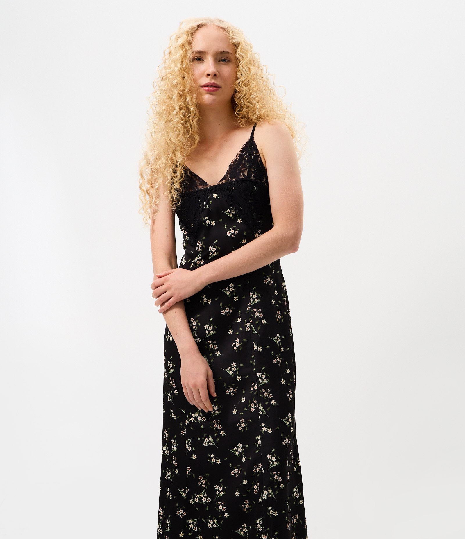 Vestido Midi em Cetim com Estampa Floral e Detalhe em Renda Preto 2