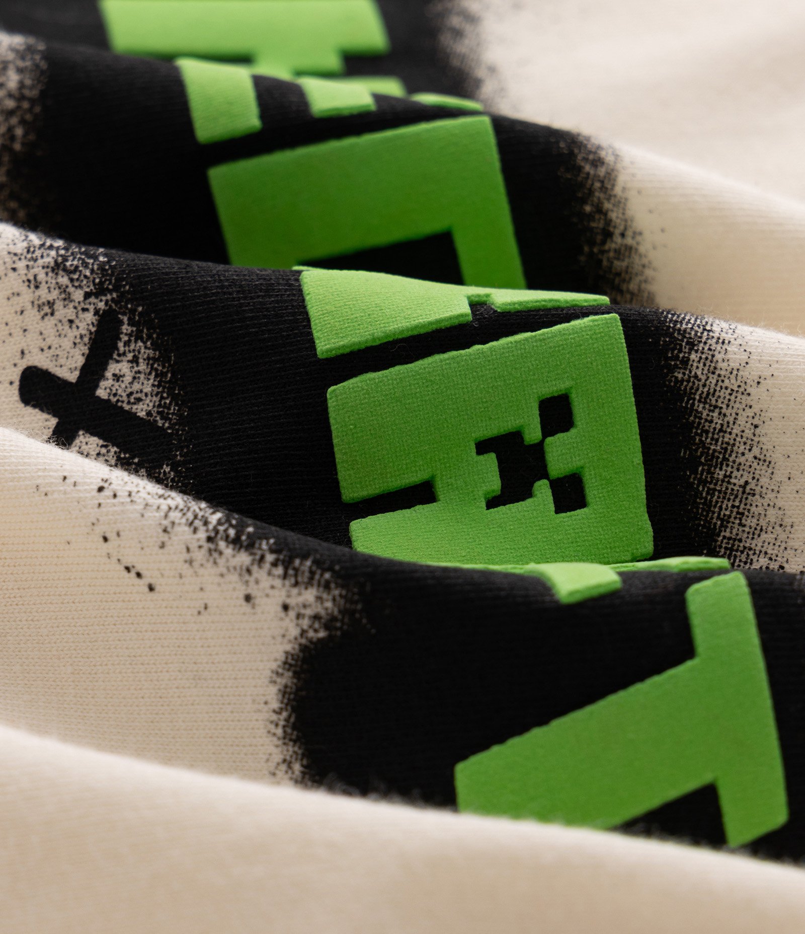 Camiseta Infantil com Lettering Minecraft em Relevo – Tam 5 a 14 Anos Off White 3