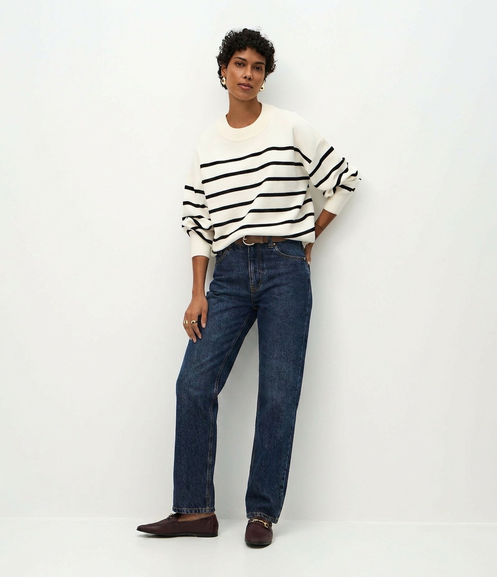 Calça Reta em Jeans com Cintura Média Azul Escuro 1