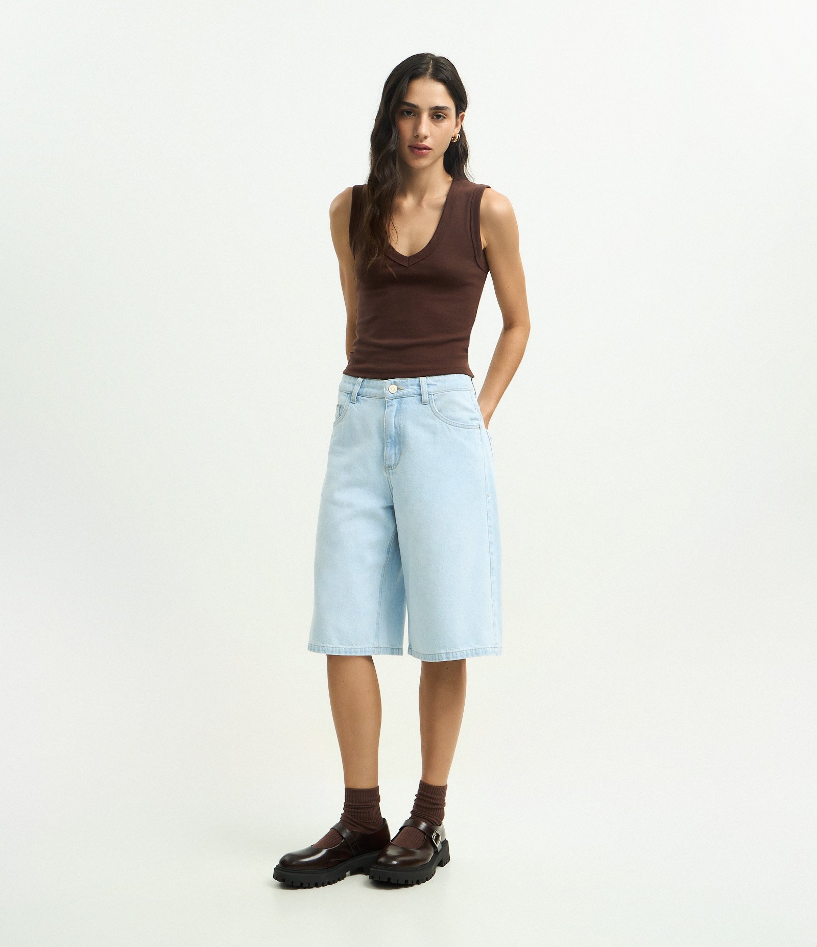 Blusa Básico em Ribana com Decote V Marrom Chocolate 2