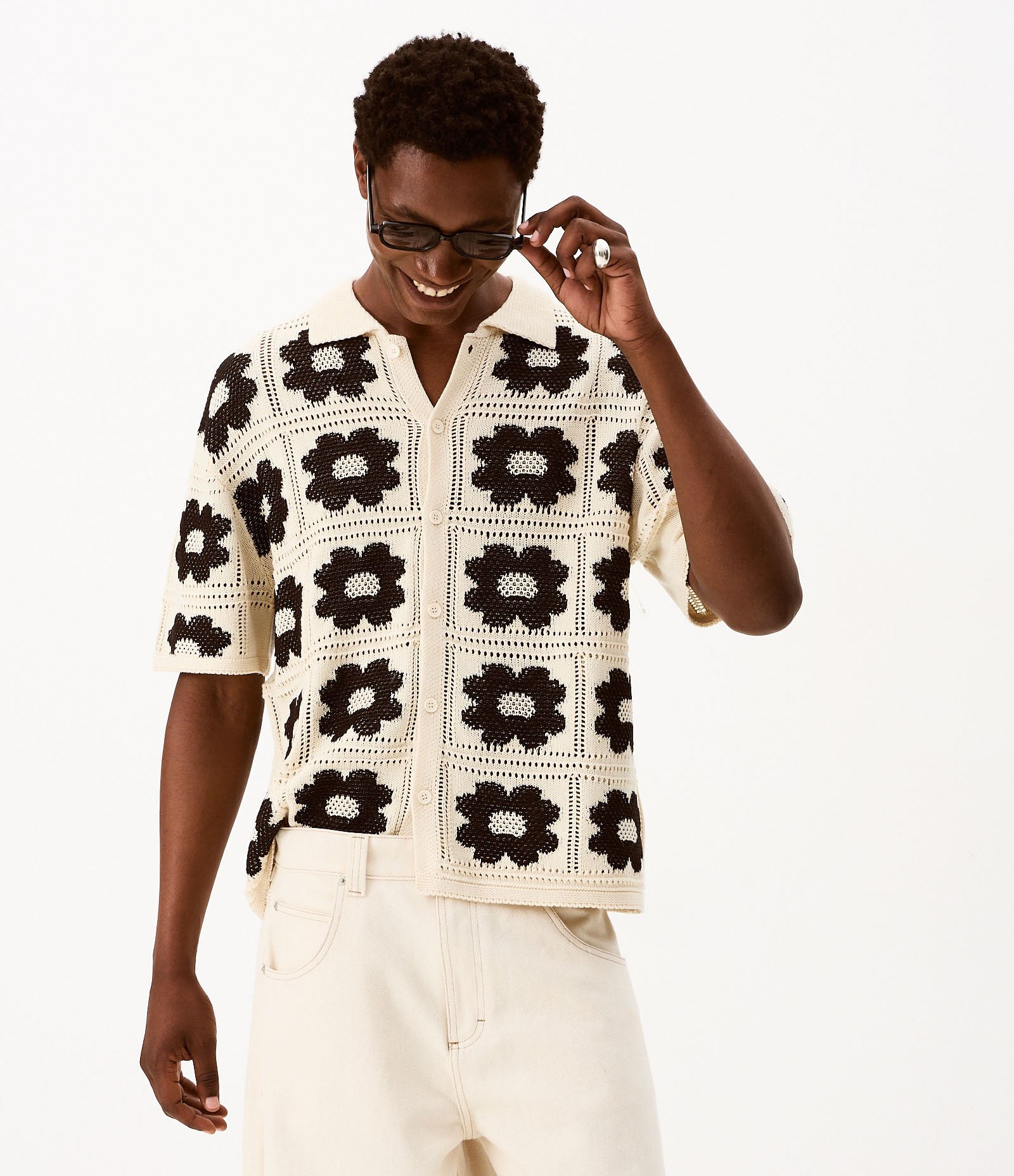 Camisa Relaxed em Crochê com Estampa Floral Contrastante Off White 2