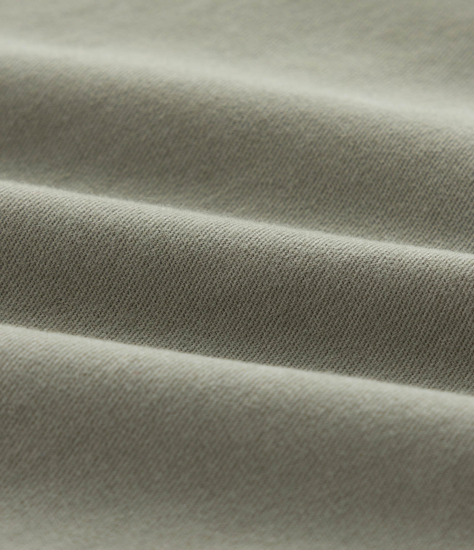 Bermuda em Sarja com Cós Passante e Bolsos Verde 7