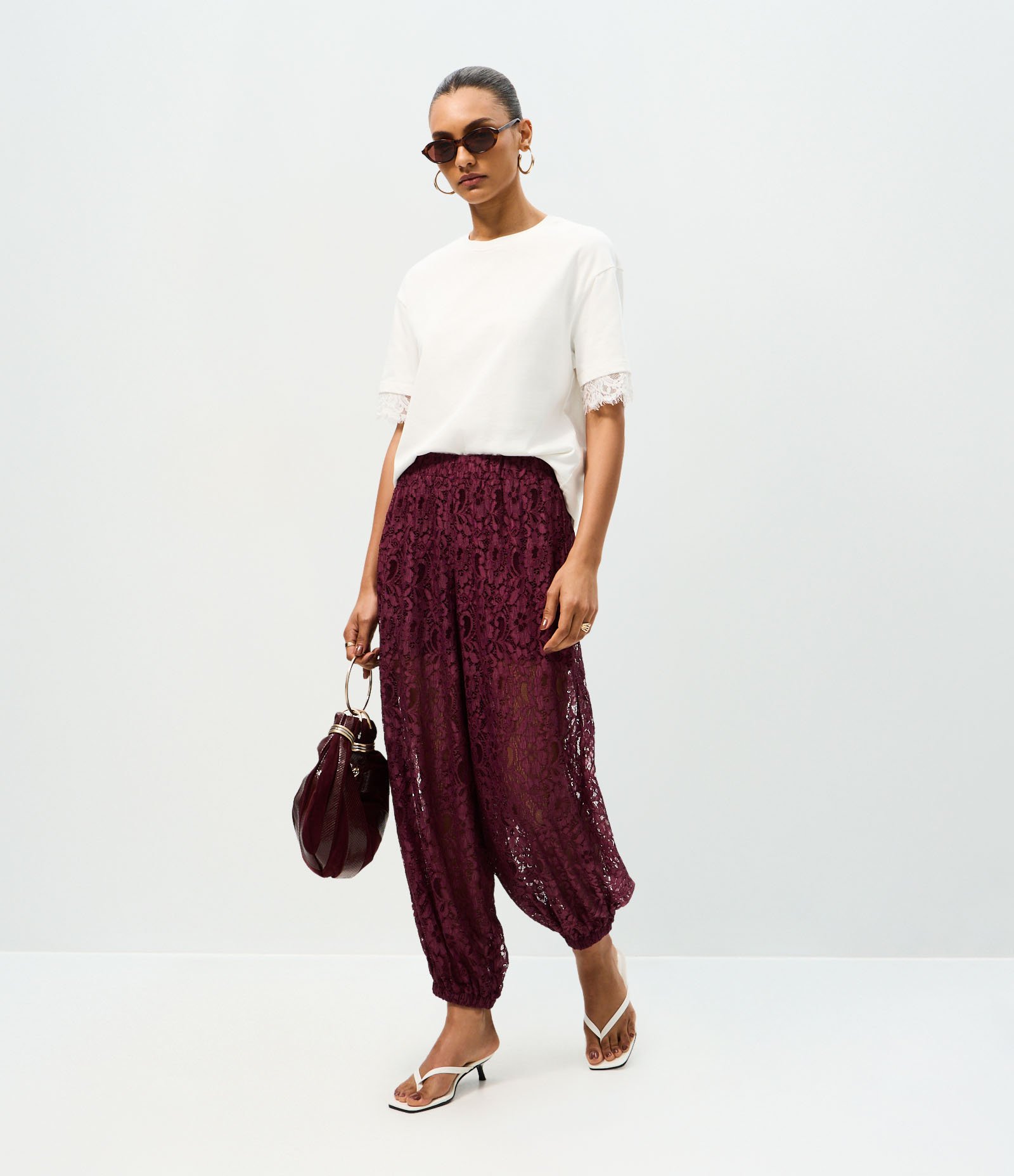 Calça Aladim em Renda Floral com Cós Elástico Vinho 1