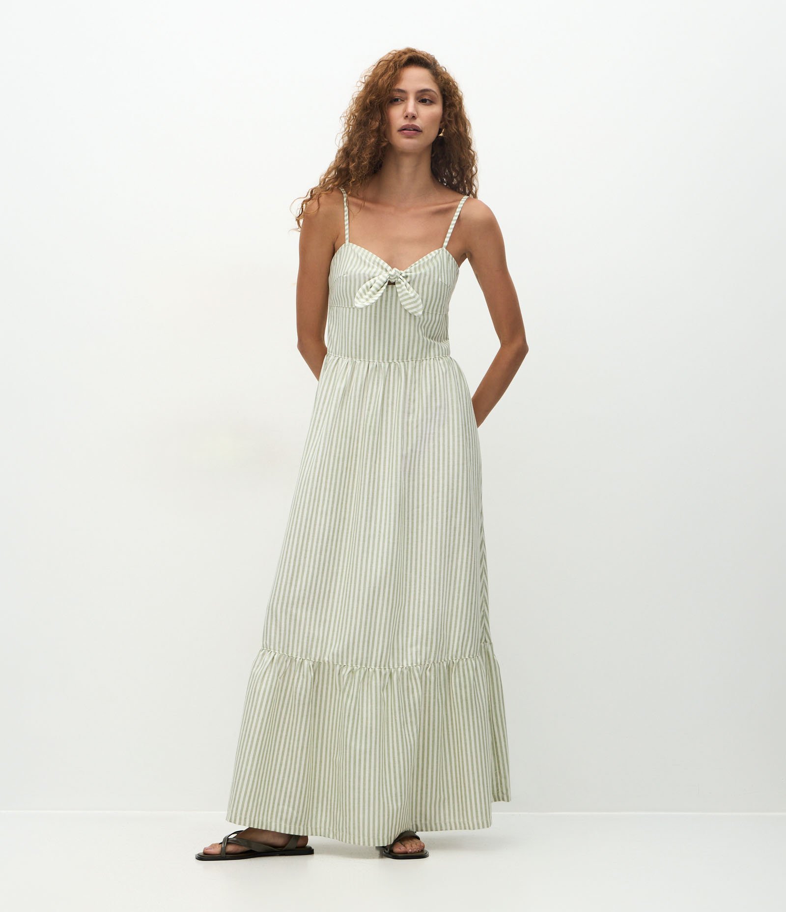Vestido Longo Maquinetado Listrado com Laço no Busto Verde Claro 2