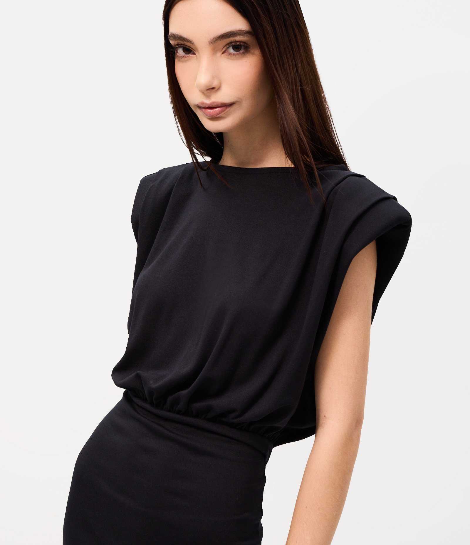 Vestido Curto em Ponto Roma com Ombreiras Preto 3