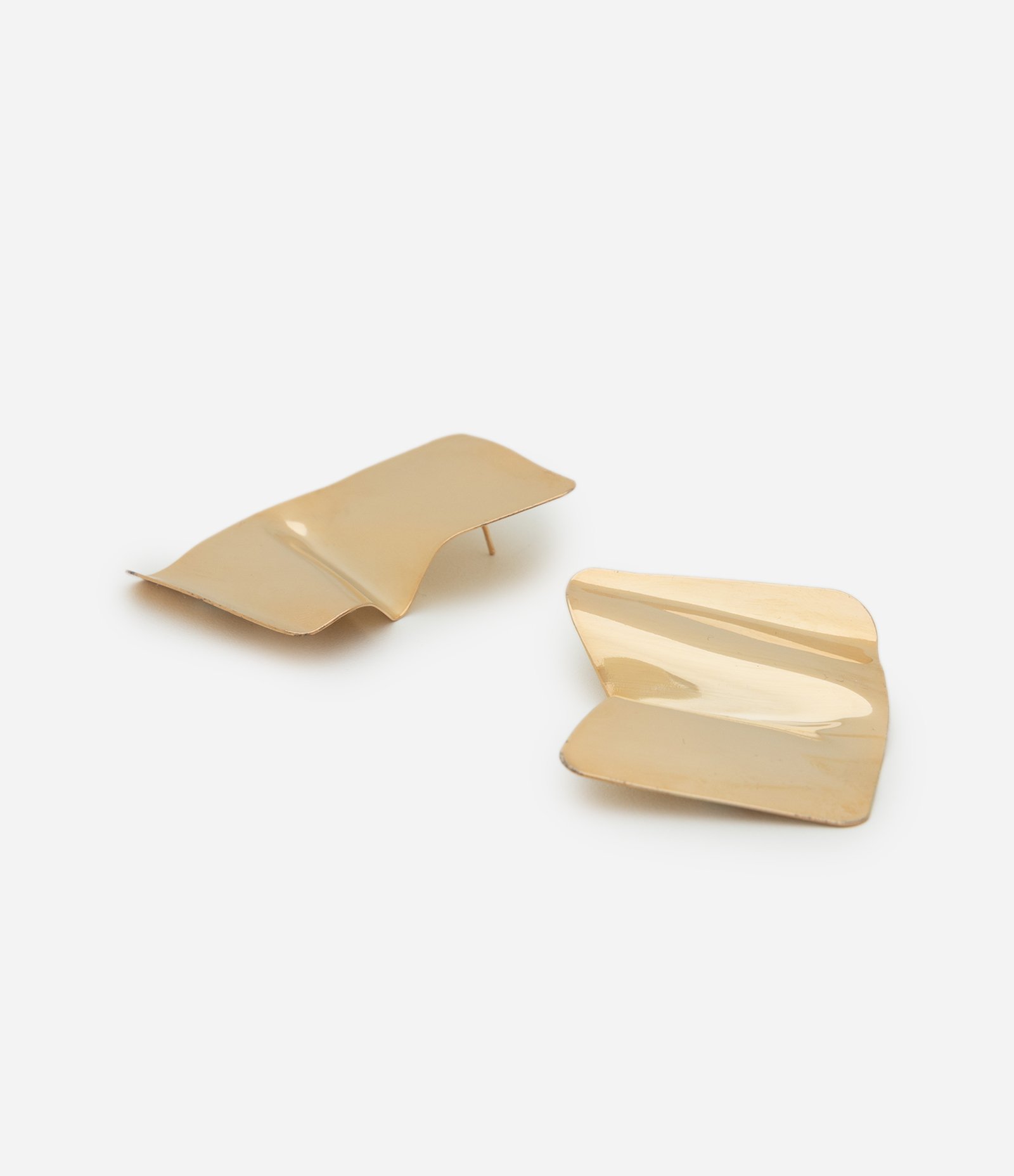 Brinco Médio Metalizado com Formato Retangular Dourado 2