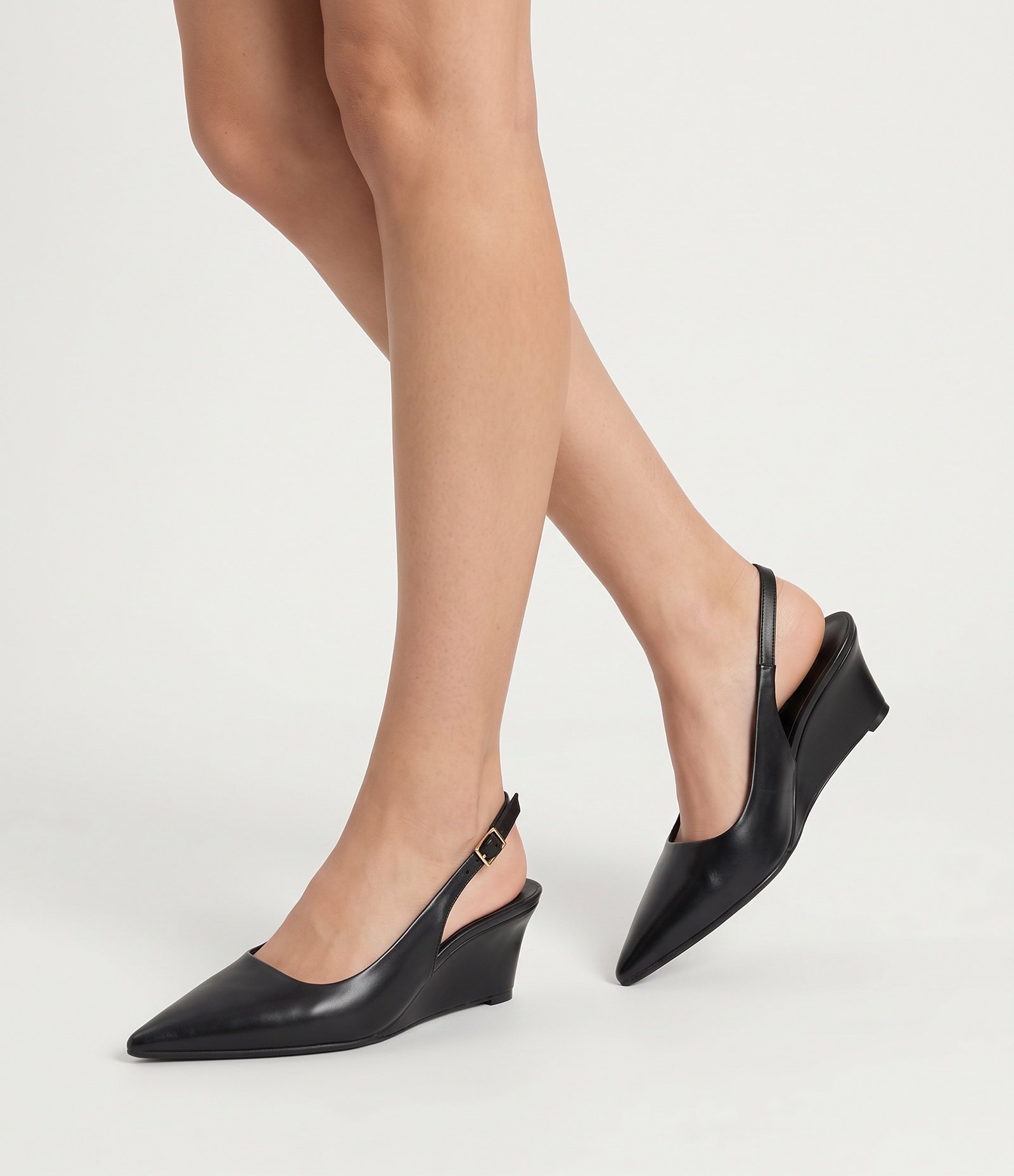 Sapato Slingback em PU com Salto Anabela Preto 1