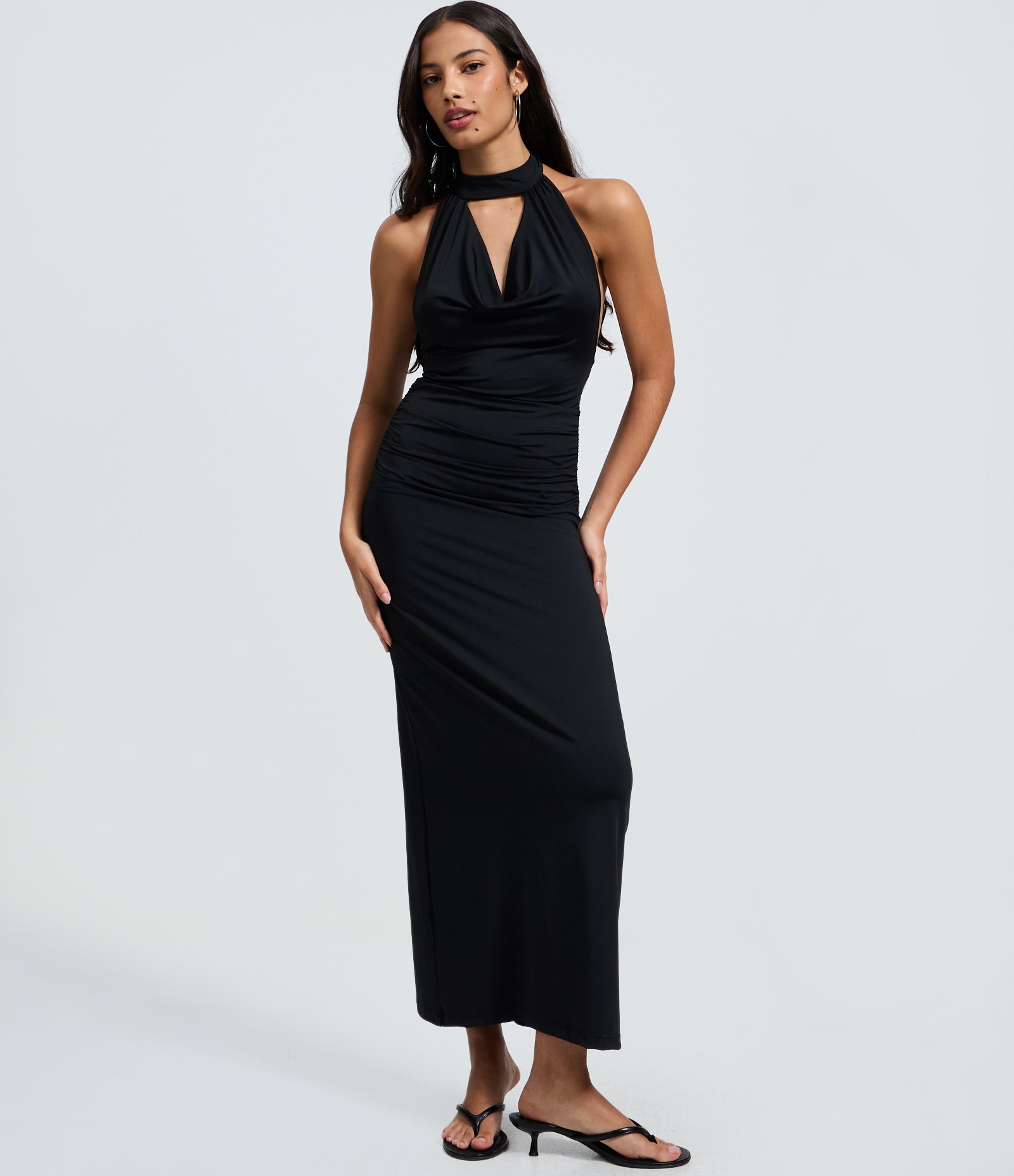Vestido Midi em Microfibra com Gola Halter e Decote Degagê Preto 2