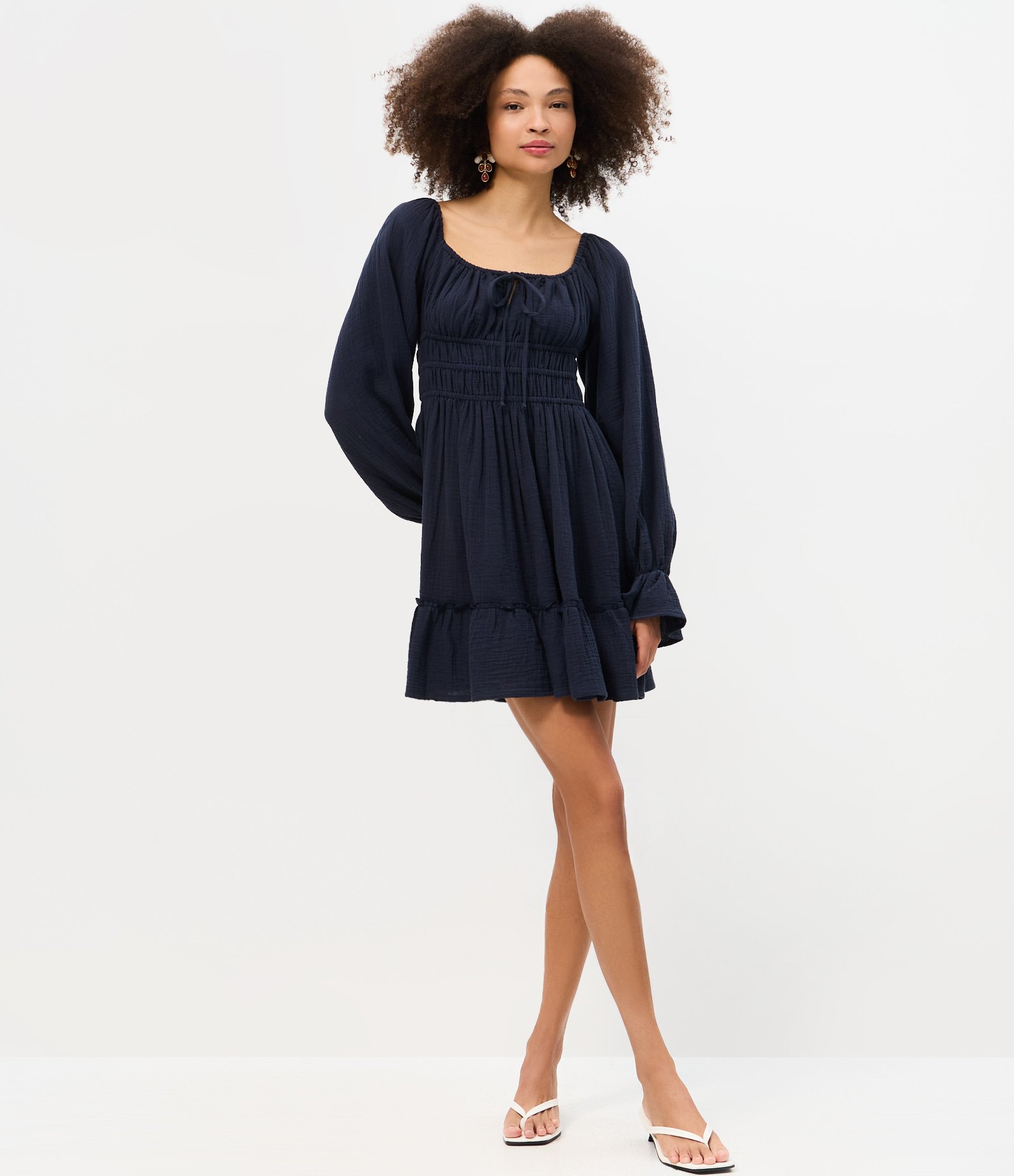 Vestido Curto em Cambraia de Algodão com Detalhe Franzido Abaixo do Busto Azul 2