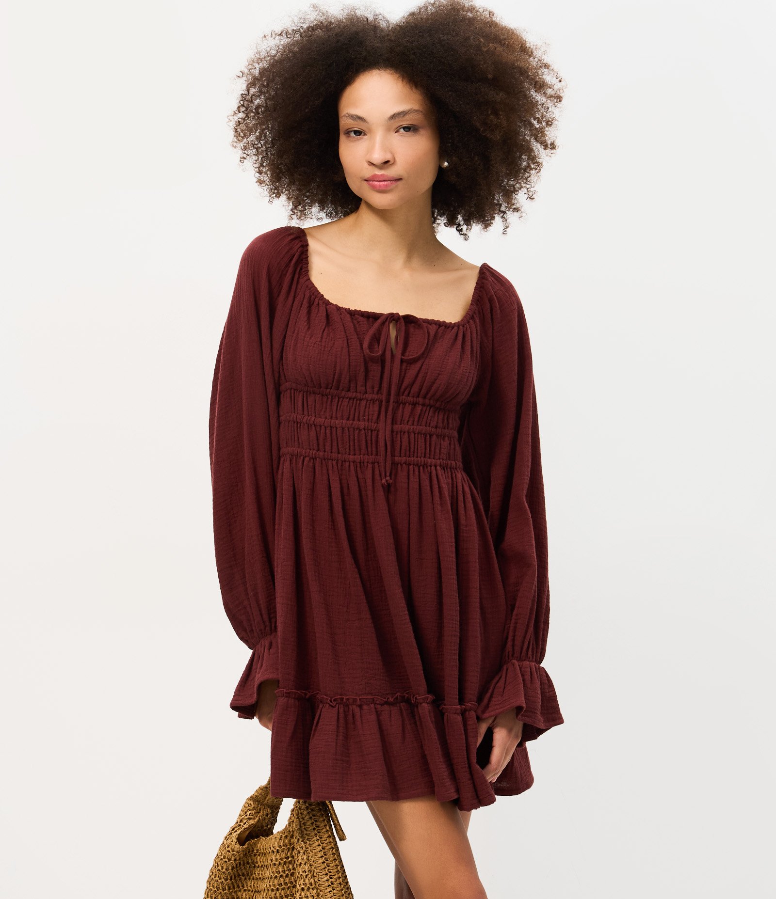 Vestido Curto em Cambraia de Algodão com Detalhe Franzido Abaixo do Busto Vermelho 2