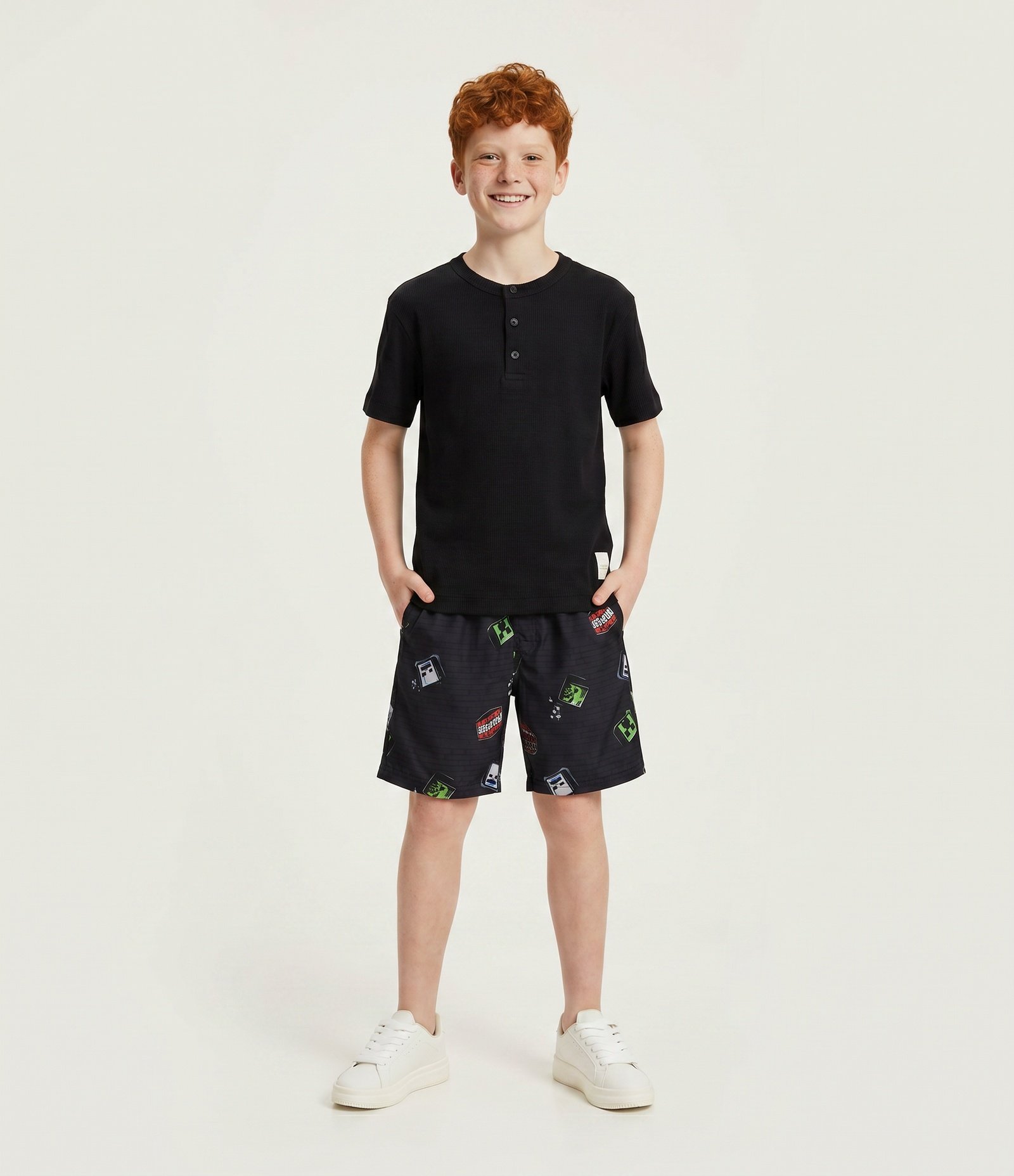 Bermuda Infantil com Estampa Fullprint Minecraft – Tam 5 a 14 Anos Preto 1