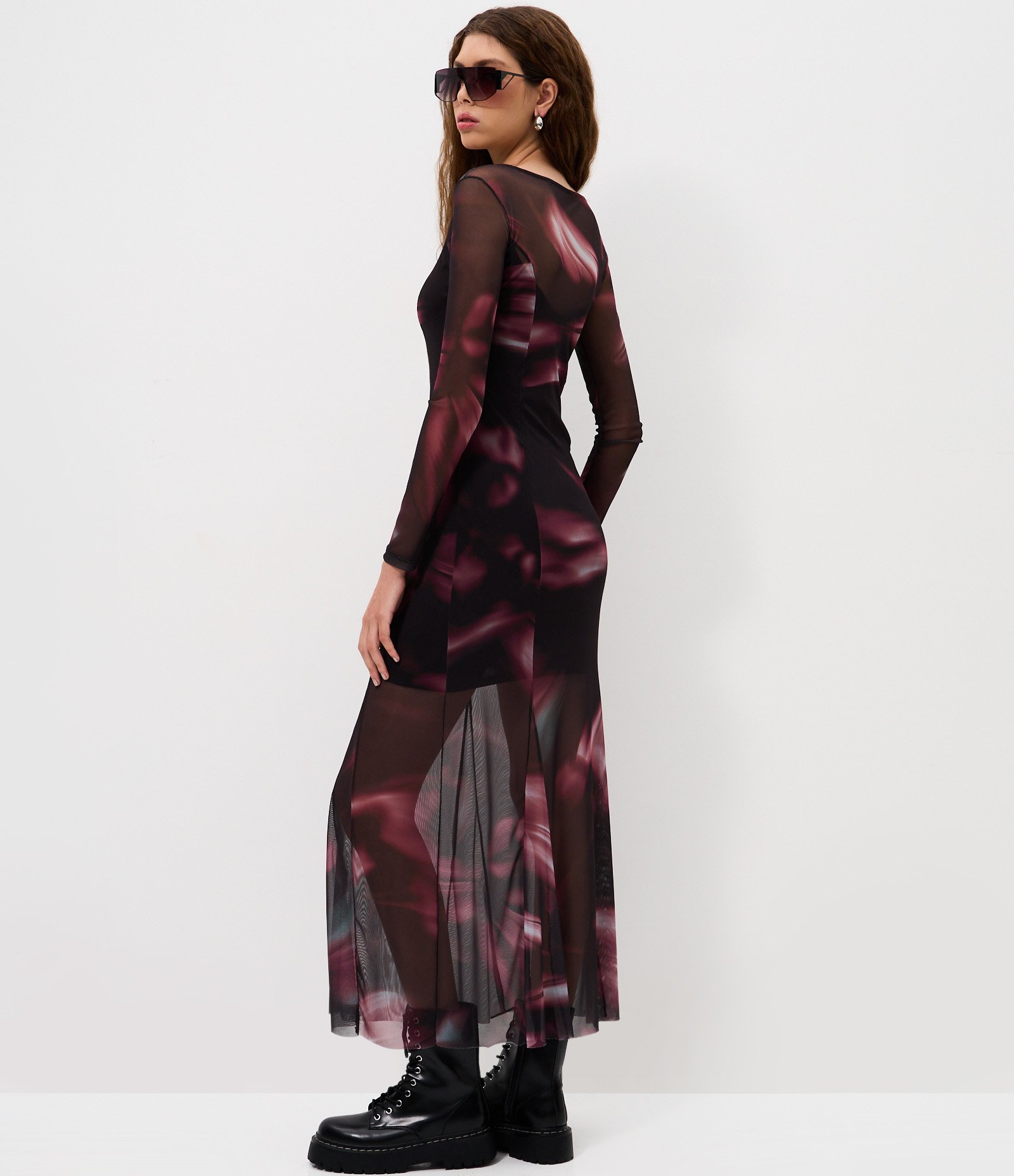 Vestido Midi em Tule com Efeito Manchado e Recortes na Barra Preto 4