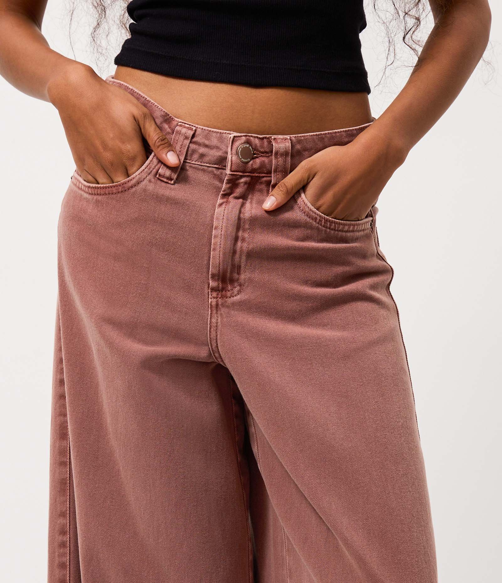 Calça Super Wide em Sarja com Cintura Média Marrom 3