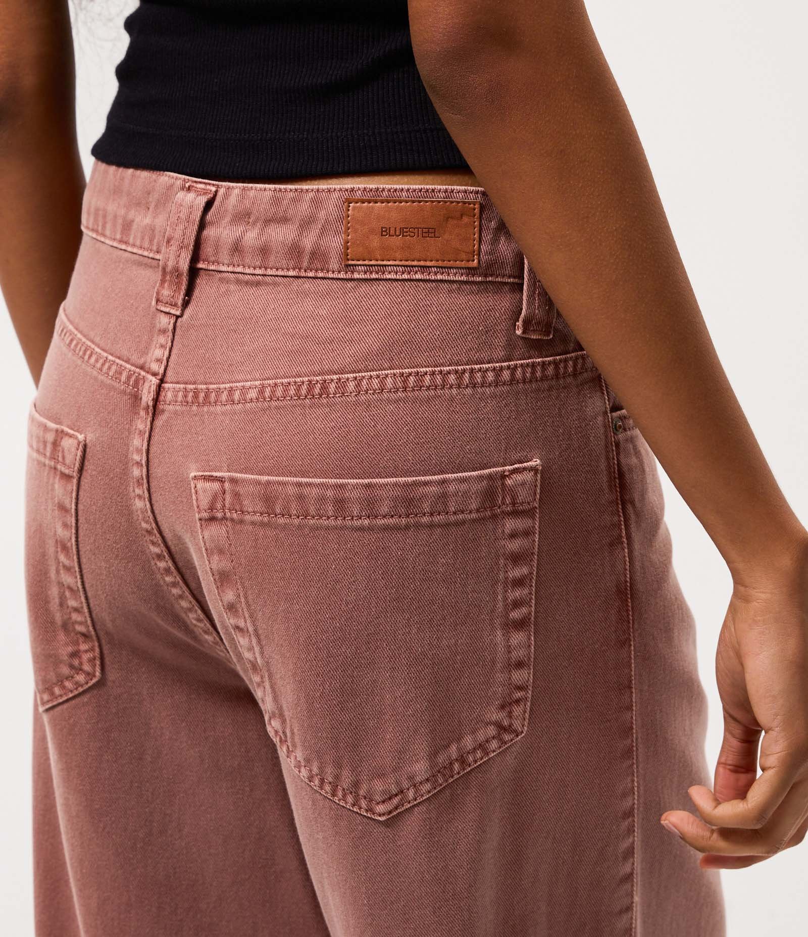 Calça Super Wide em Sarja com Cintura Média Marrom 4