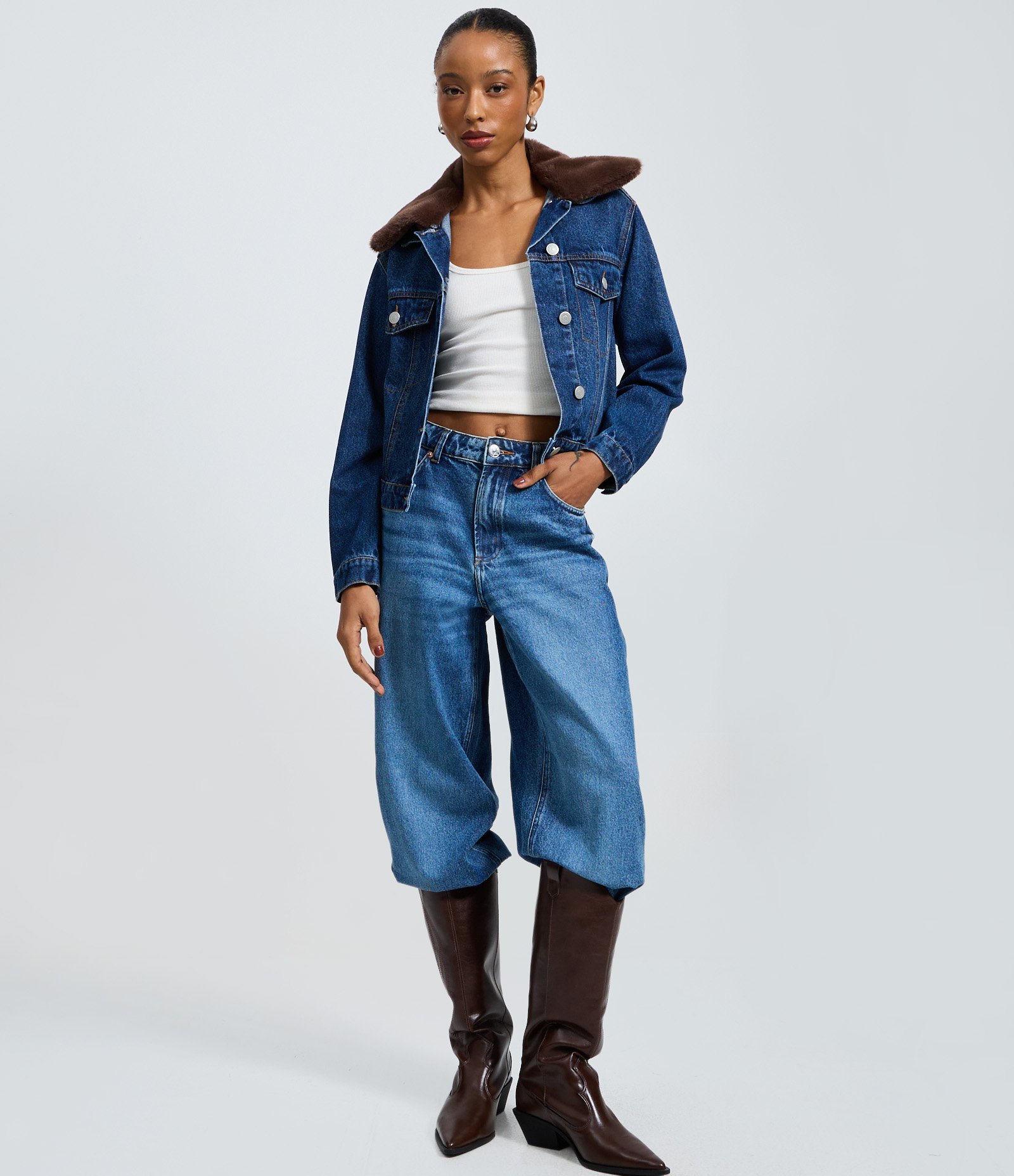 Jaqueta Regular Jeans com Gola em Pelo Azul 2