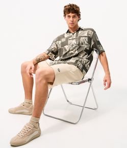 Camisa Relaxed Folhagem Manga Curta