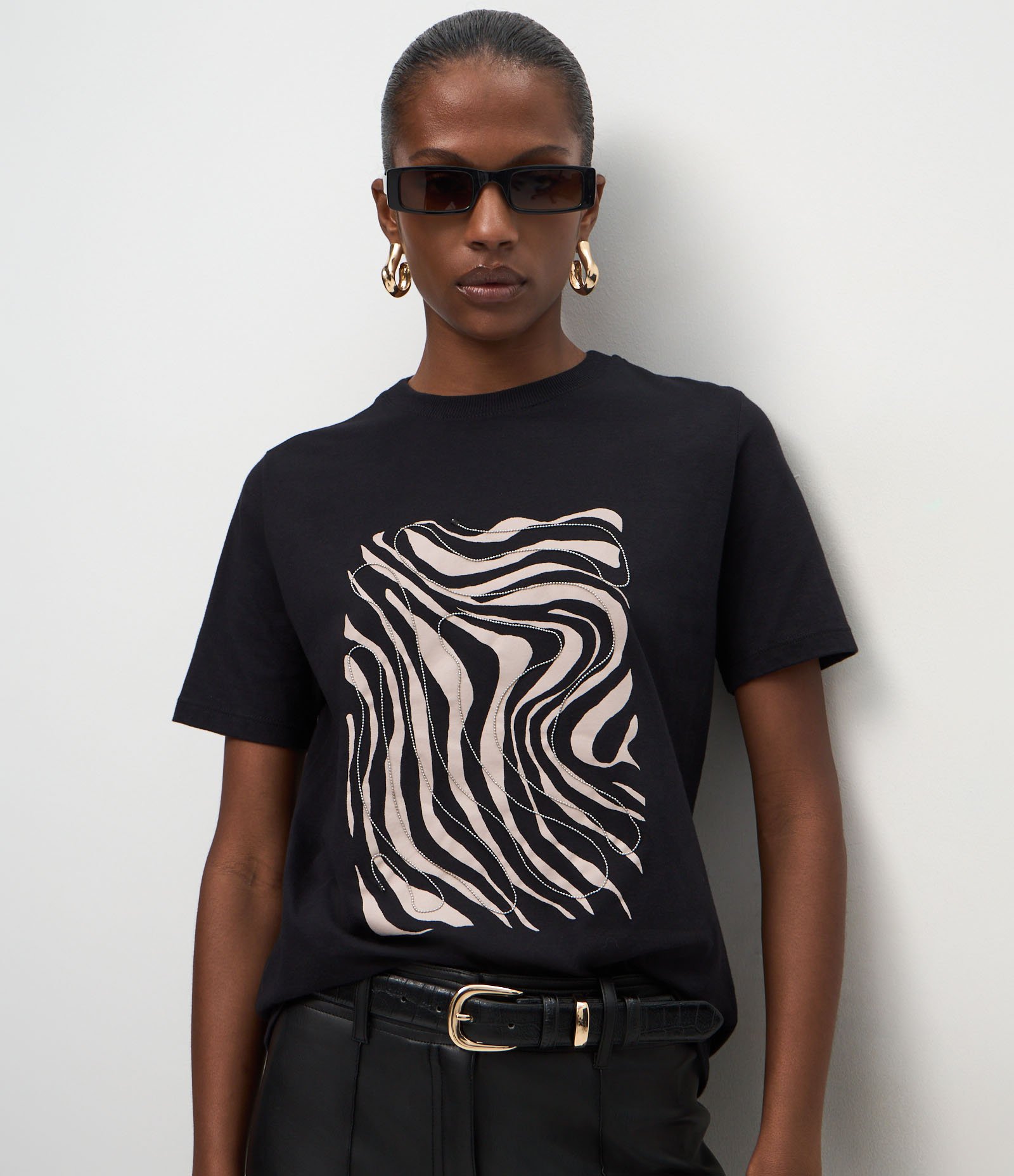 Camiseta em Algodão com Estampa Abstrata Preto 1