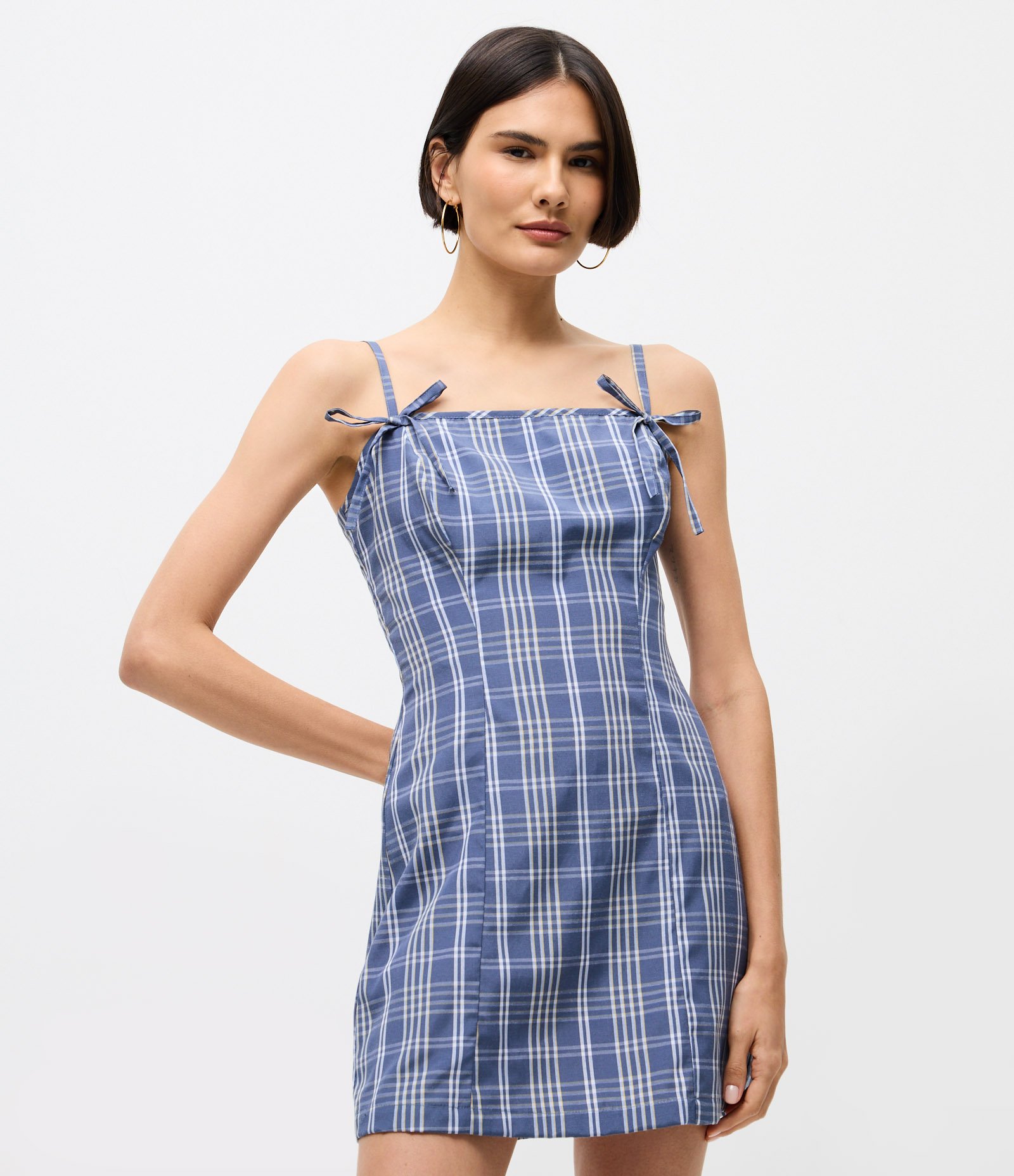 Vestido Curto Xadrez em Tricoline com Alças Finas e Laço Azul 2