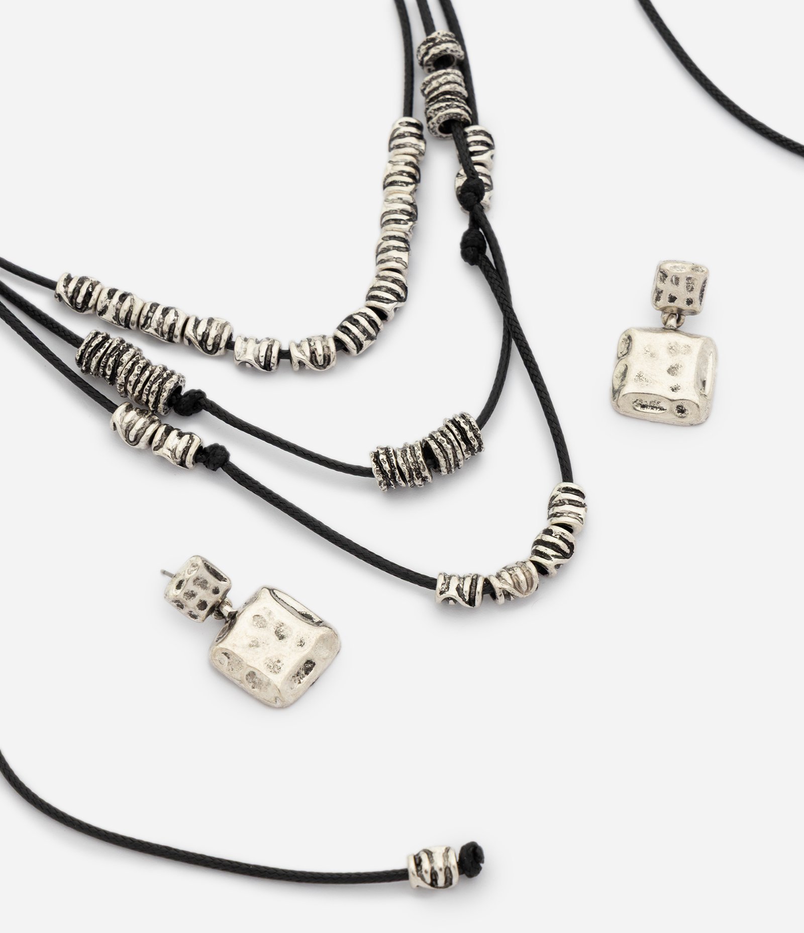Conjunto de Colar em Fio Encerado e Brincos Quadrados Prata 2