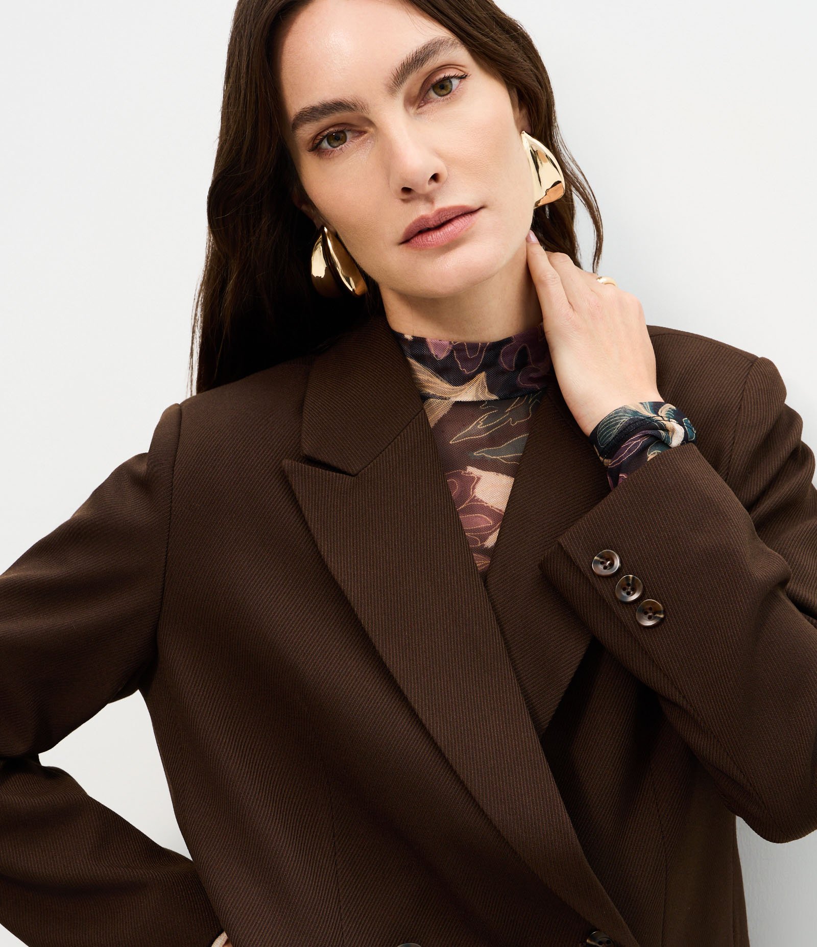 Blazer Oversized Estruturado com Botões Transpassados Marrom 3