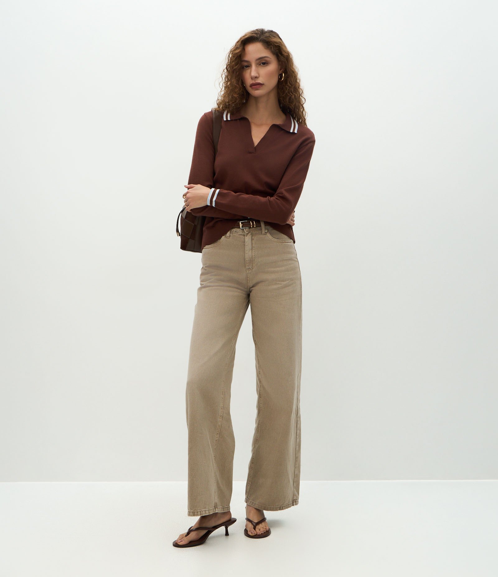 Blusa em Tricô com Gola Polo e Viés Contrastantes Marrom 2
