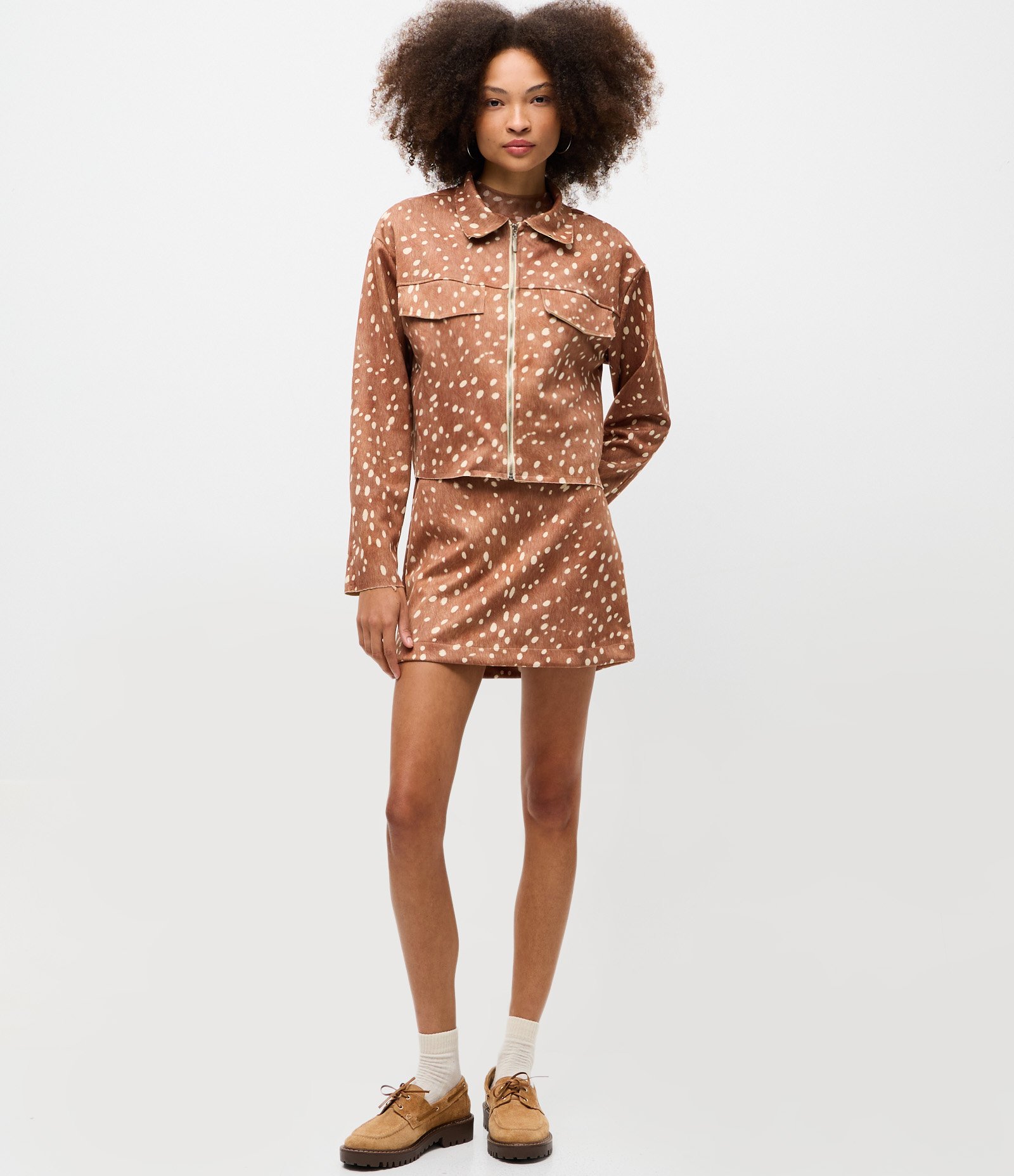 Jaqueta Suede Animal Print Bambi com Zíper Marrom 2