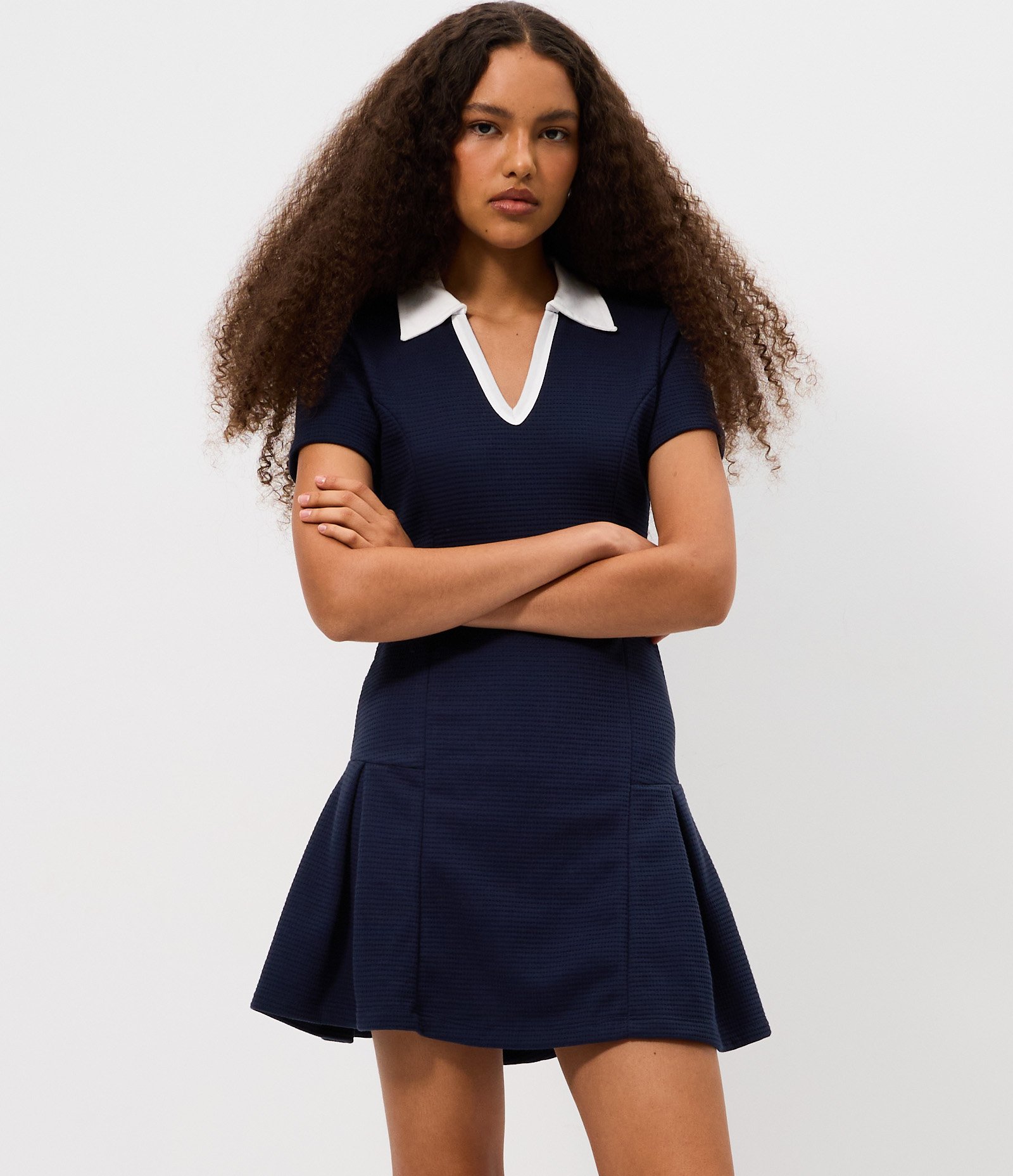 Vestido Skater Curto em Ribana com Gola Polo e Pregas Frontais Azul 2