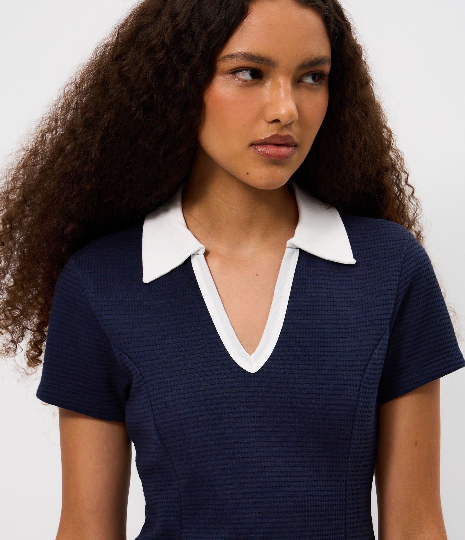 Vestido Skater Curto em Ribana com Gola Polo e Pregas Frontais Azul 3