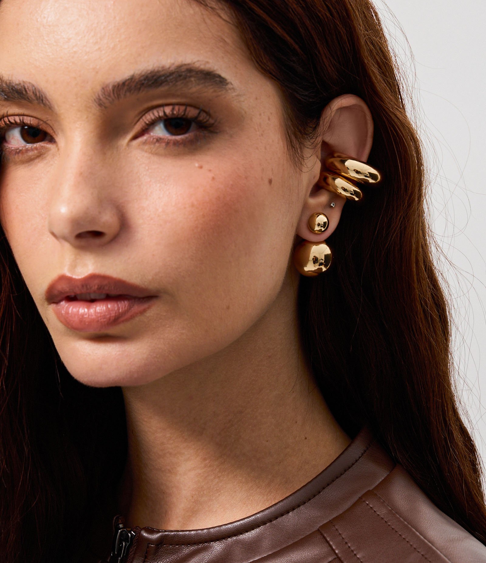 Kit com 01 Par de Brincos e 04 Piercings Dourado 1