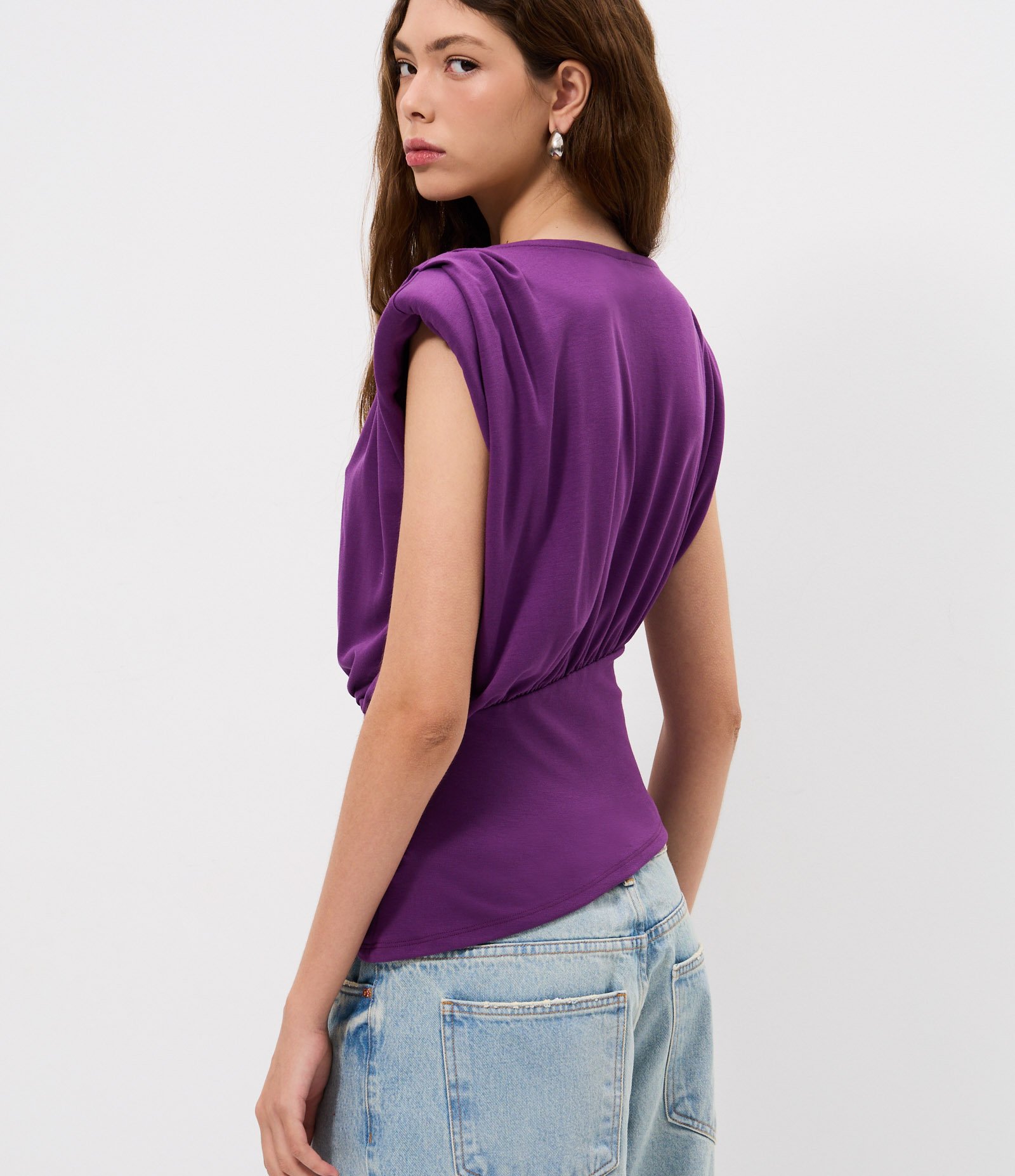 Blusa em Ponto Roma com Ombreira e Pala Roxo 4