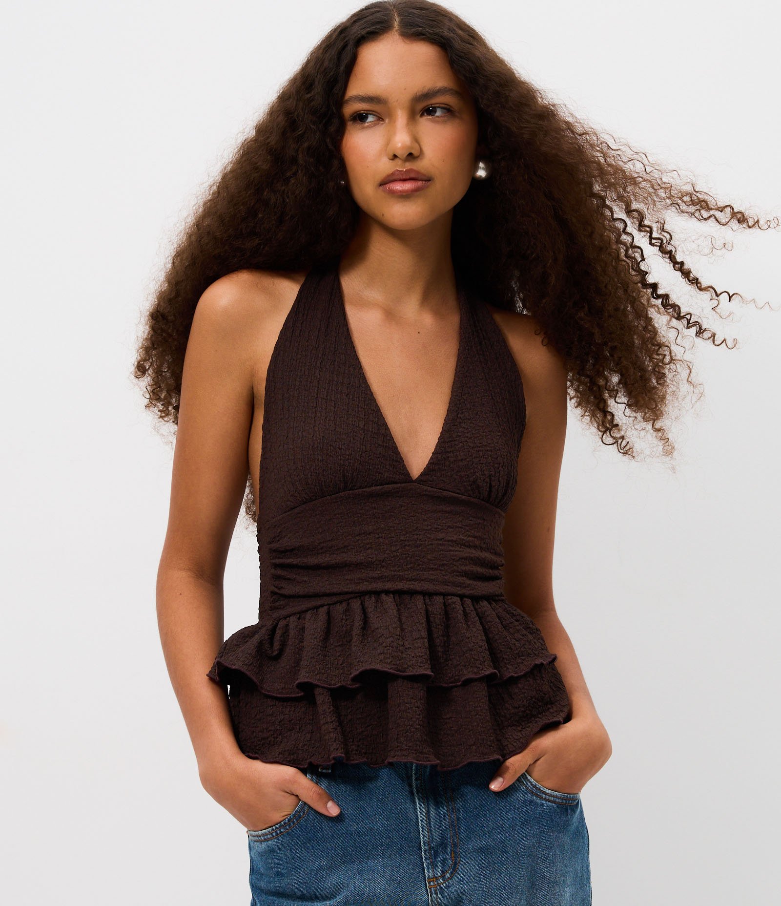 Blusa Frente Única Texturizada com Babados Marrom 3