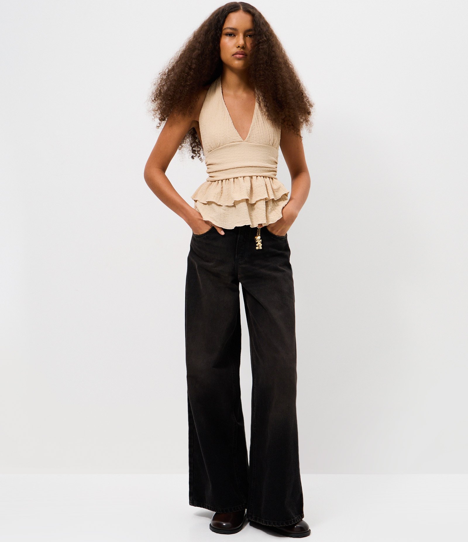Blusa Frente Única Texturizada com Babados Bege 2