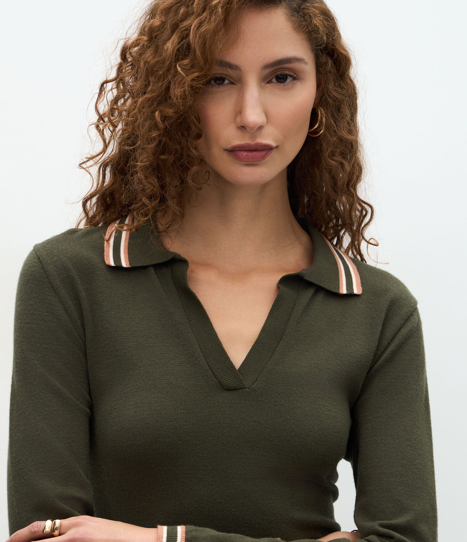 Blusa em Tricô com Gola Polo e Viés Contrastantes Verde 3