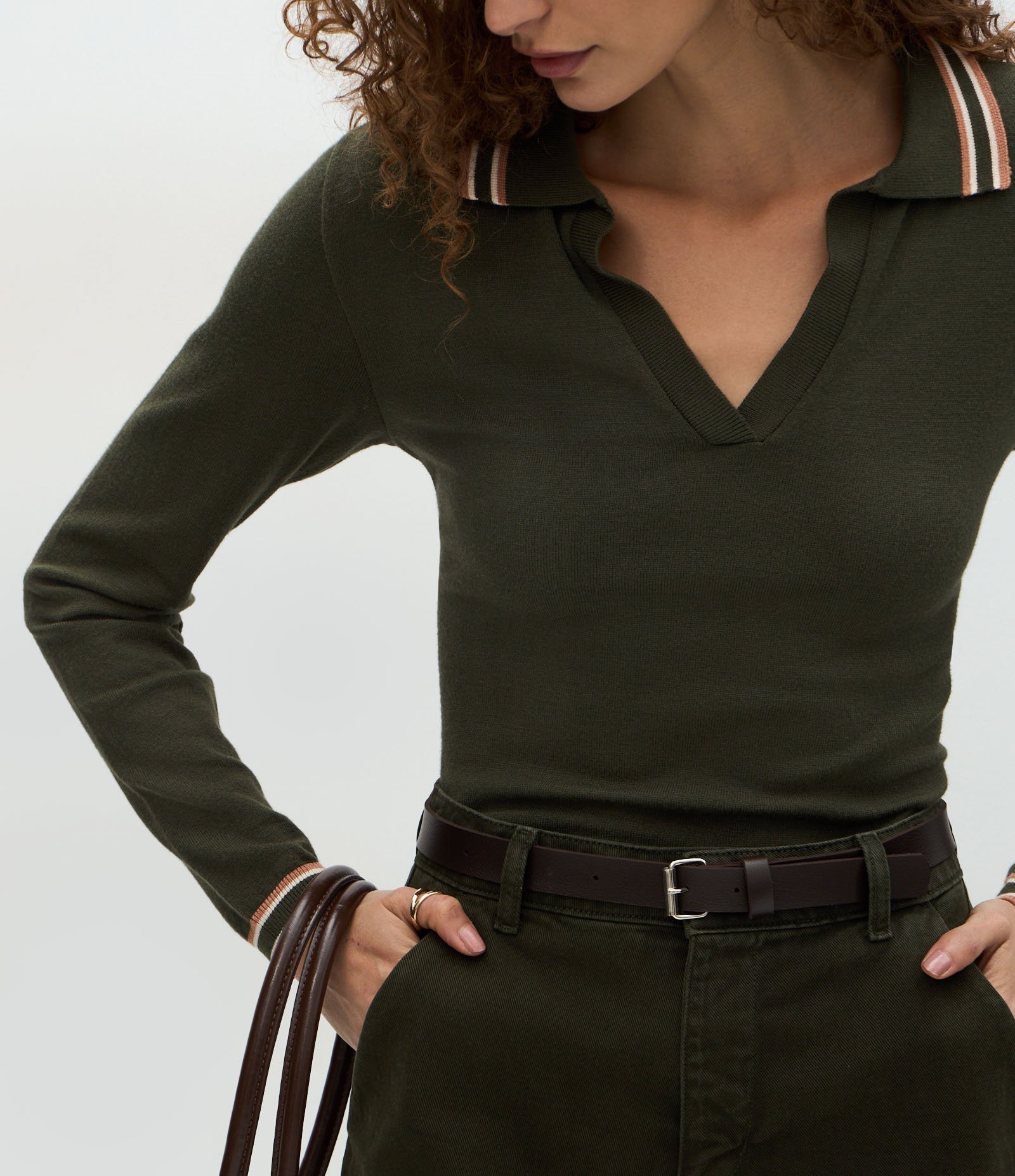 Blusa em Tricô com Gola Polo e Viés Contrastantes Verde 4
