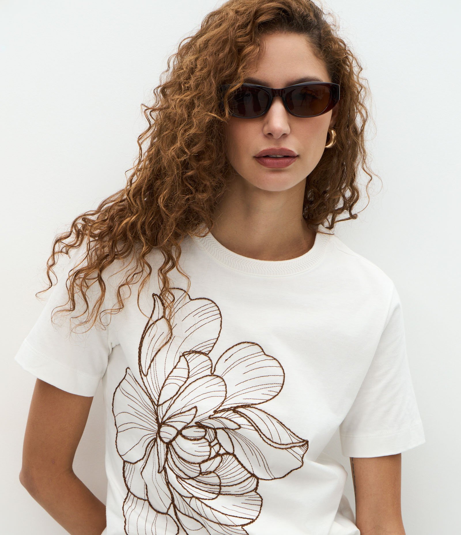 Blusa em Algodão com Bordado de Flor Branco 3