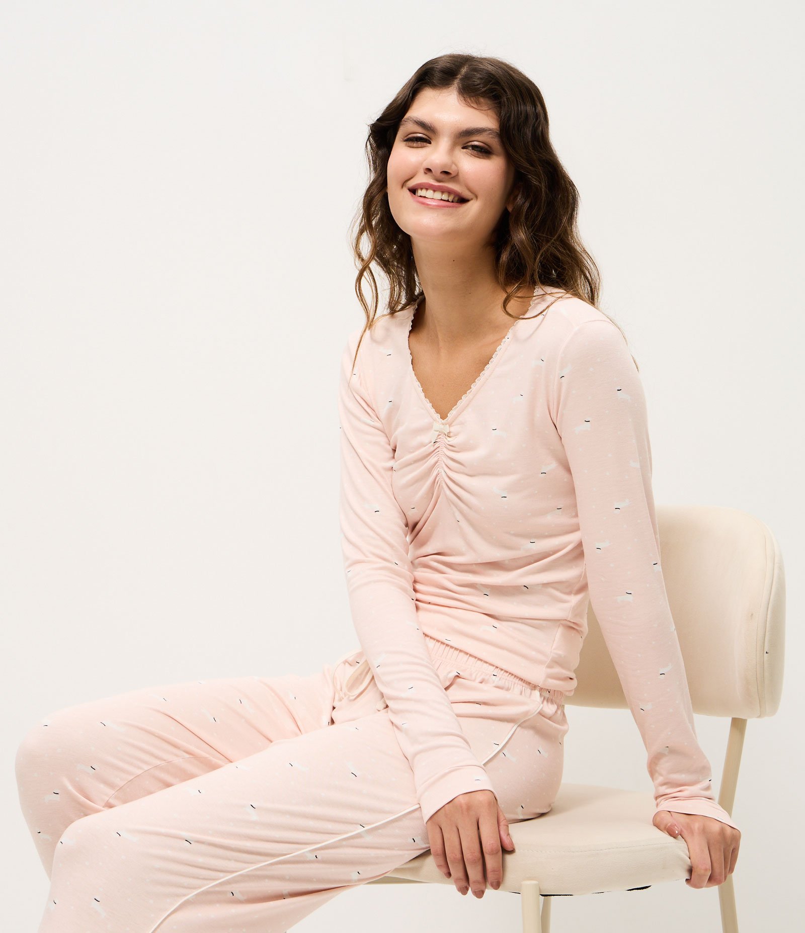 Blusa de Pijama Longa em Viscolycra com Estampa de Cachorrinhos Rosa 2