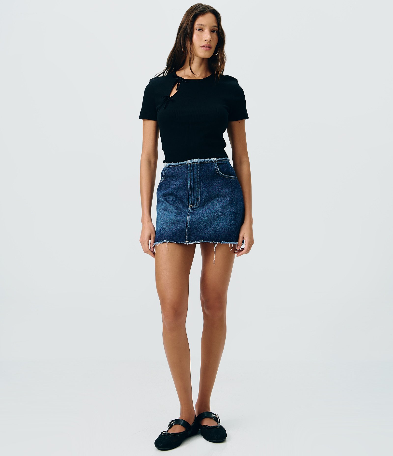 Blusa em Ribana com Detalhe de Lacinhos Preto 2