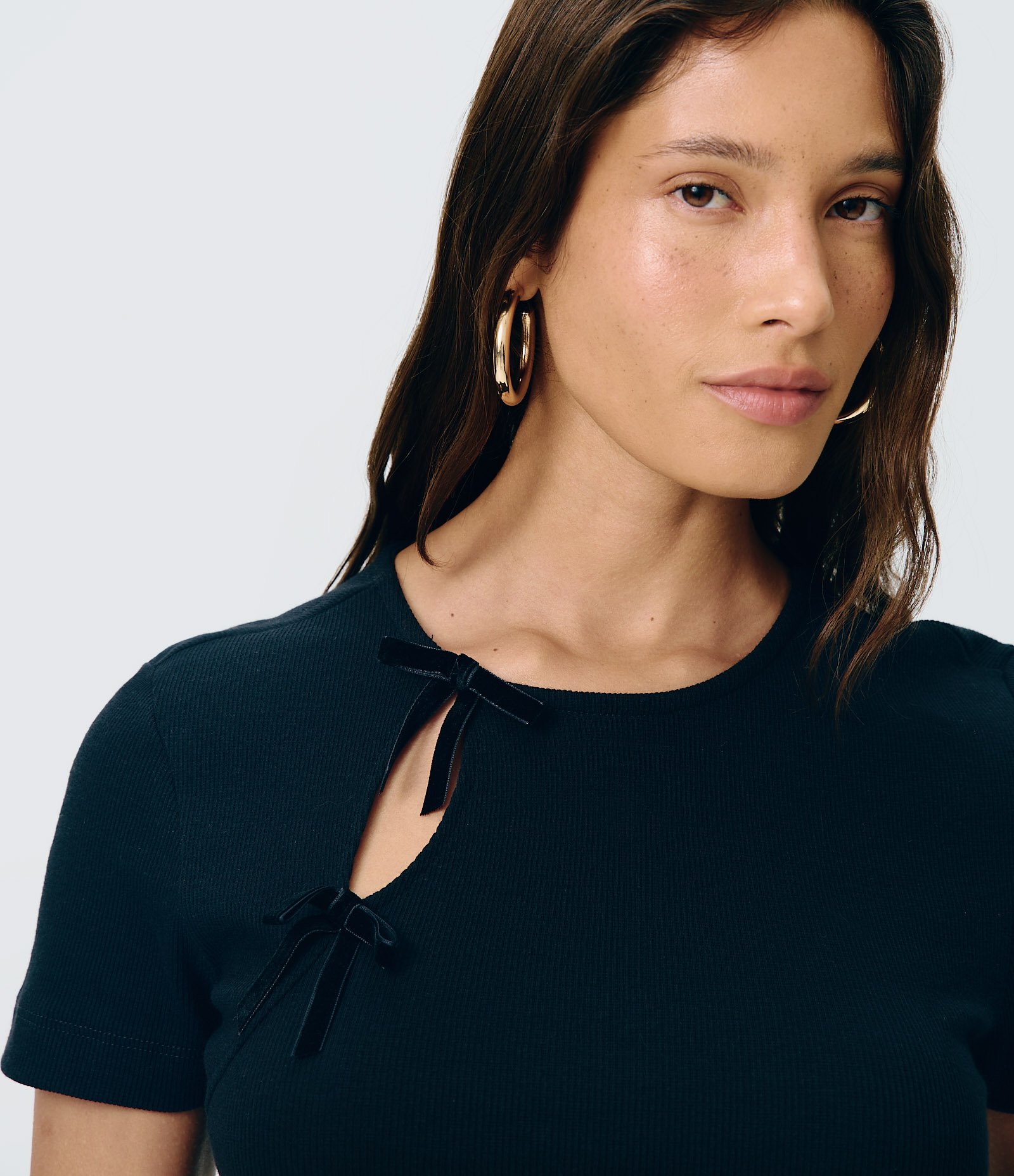 Blusa em Ribana com Detalhe de Lacinhos Preto 3