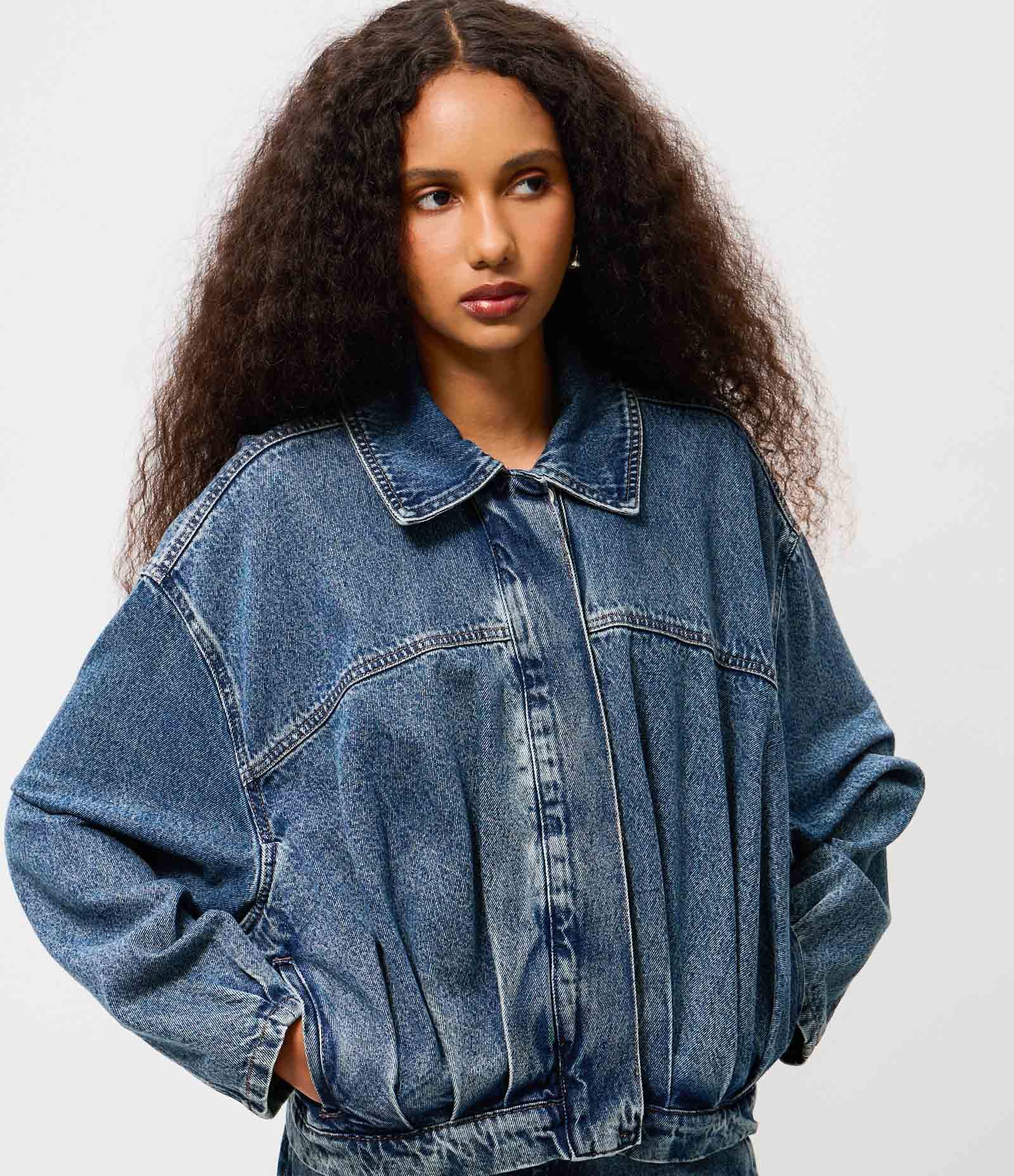Jaqueta Jeans com Pregas Frontais e Posteriores Azul 3