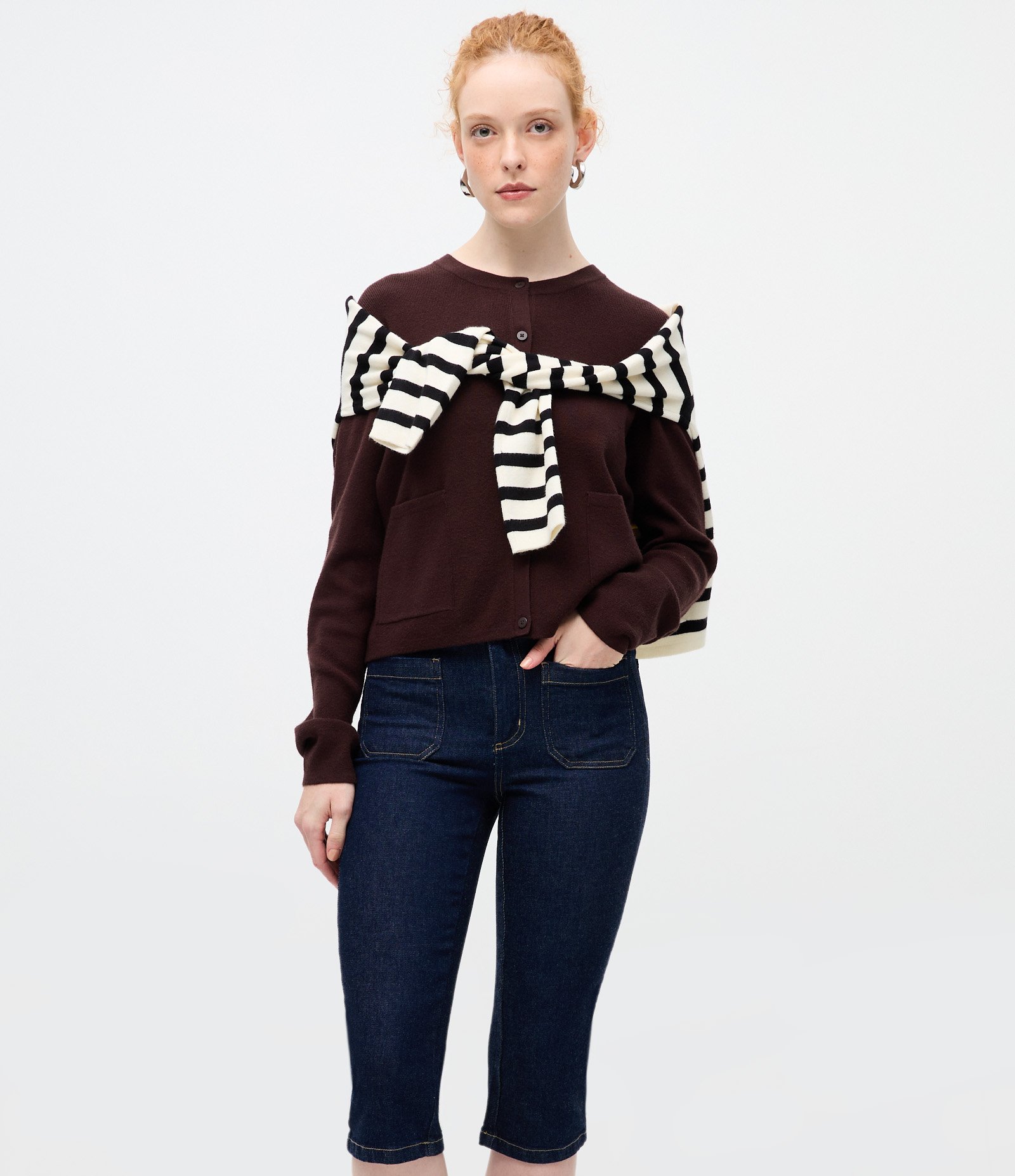 Calça Capri em Jeans Cintura Media com Bolsos Azul Escuro 3