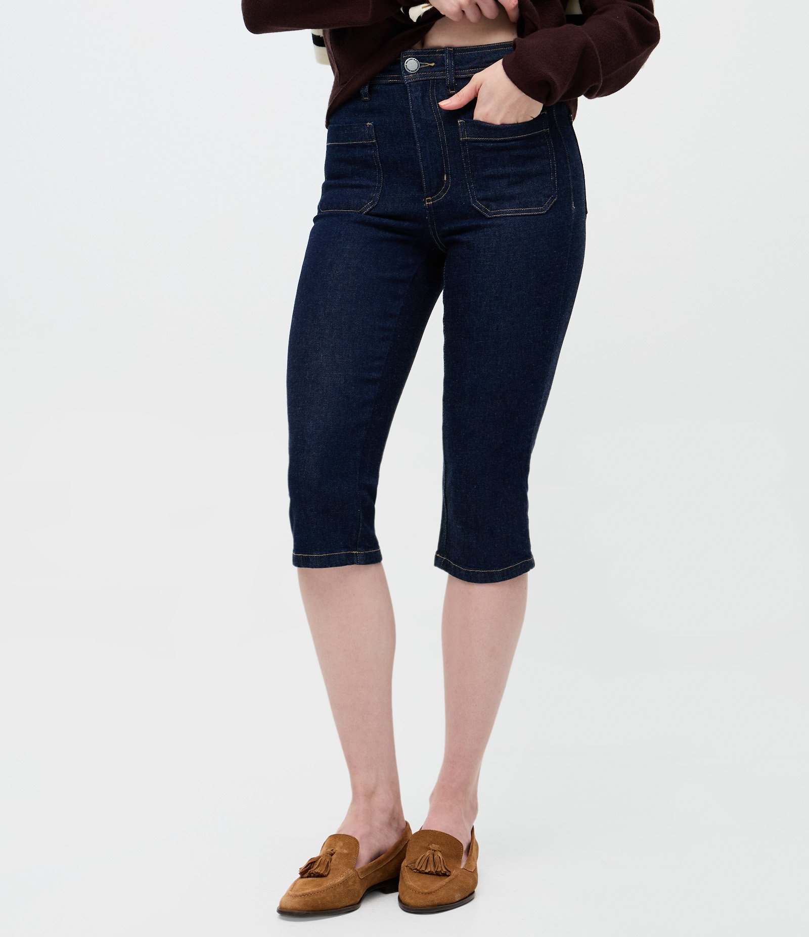 Calça Capri em Jeans Cintura Media com Bolsos Azul Escuro 4