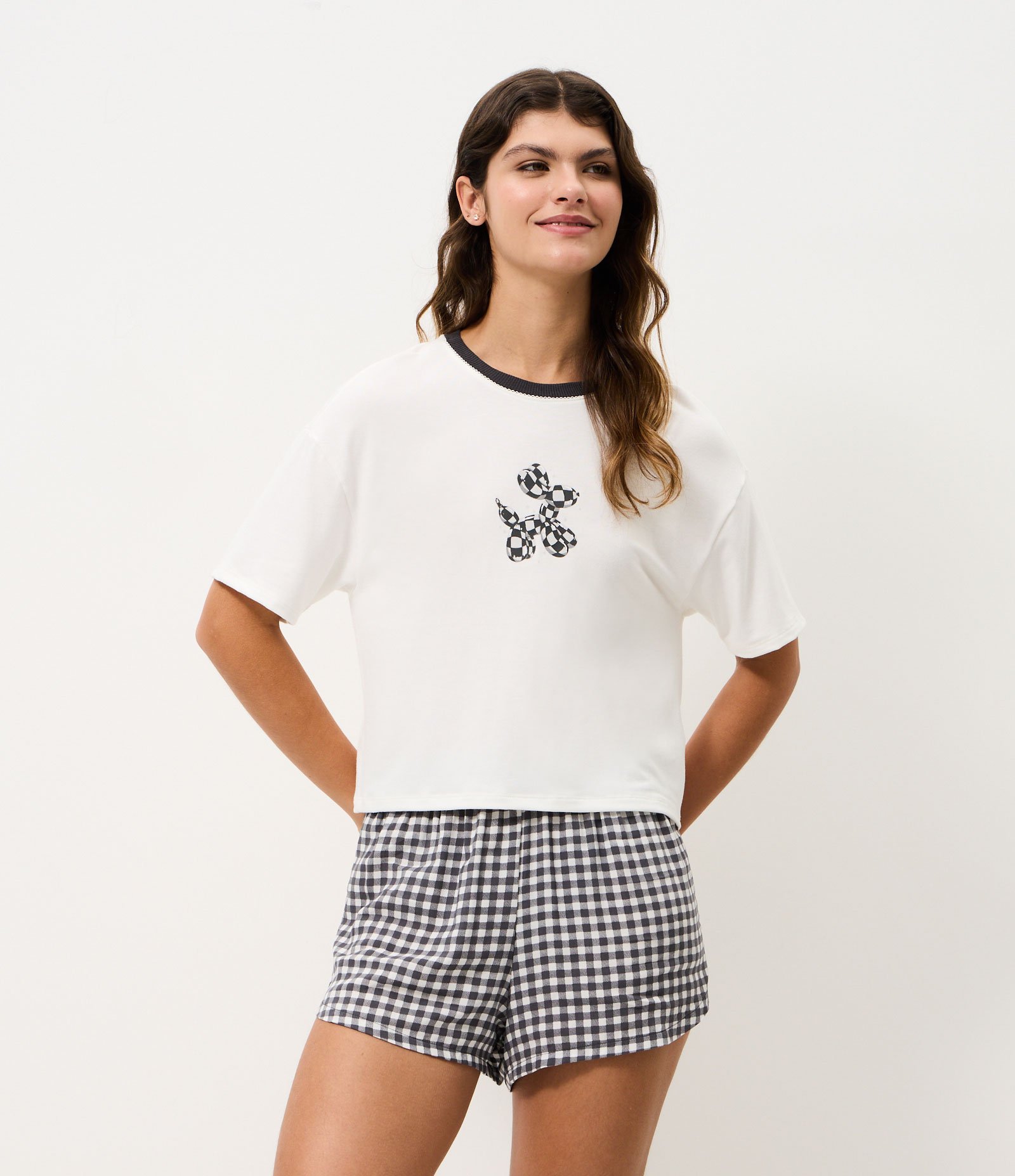 Pijama Curto com Estampa Xadrez e Cachorrinho de Balão Branco/Preto 2