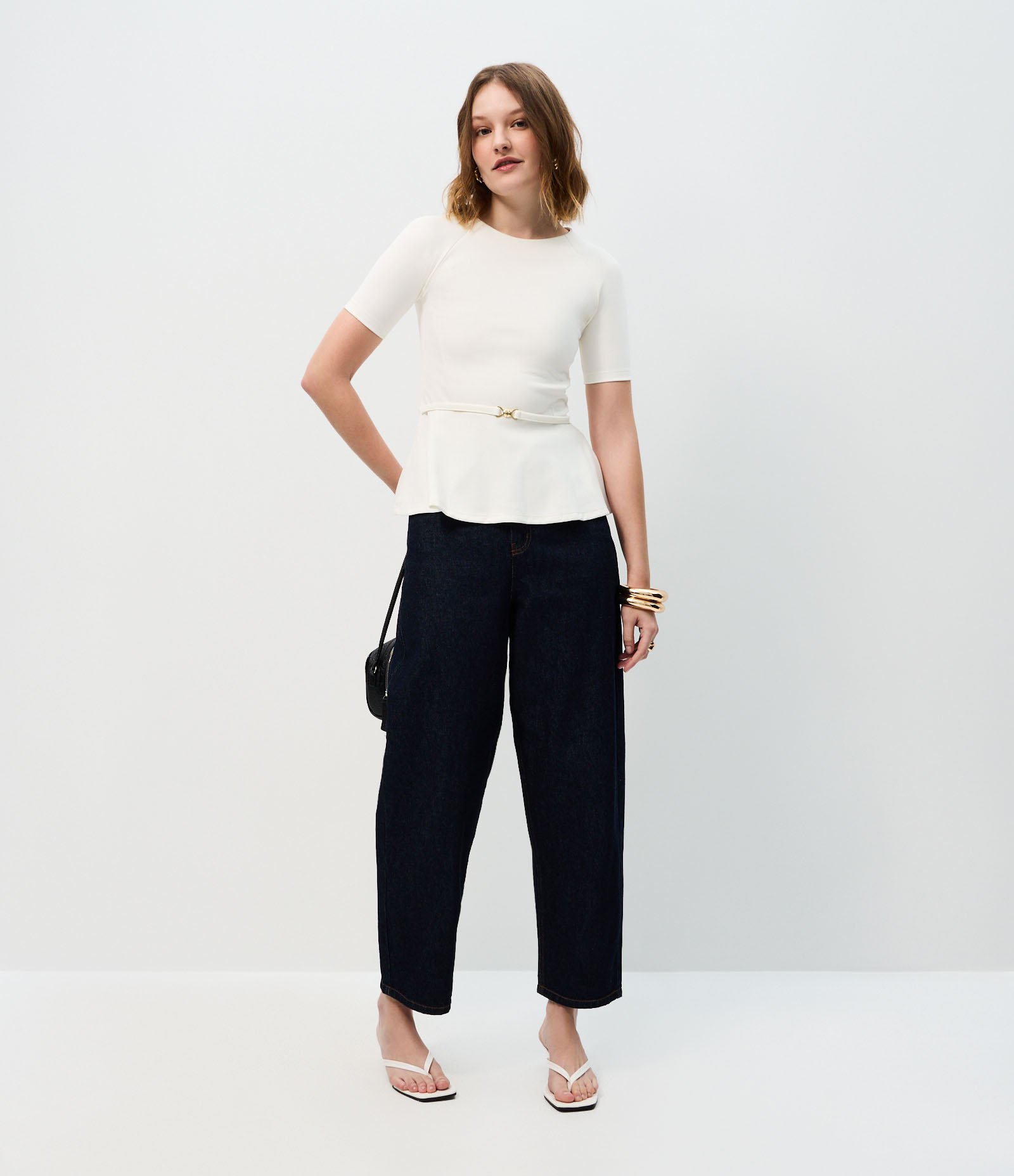 Blusa com Barra Peplum e Cintinho Branco 2