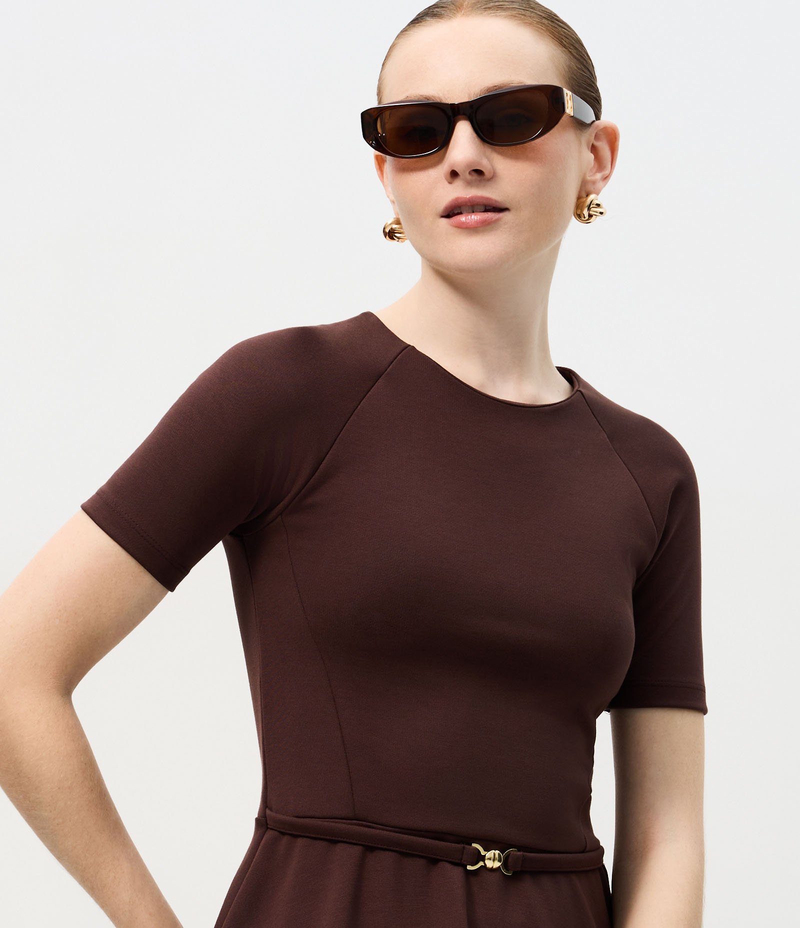 Blusa com Barra Peplum e Cintinho Marrom 3