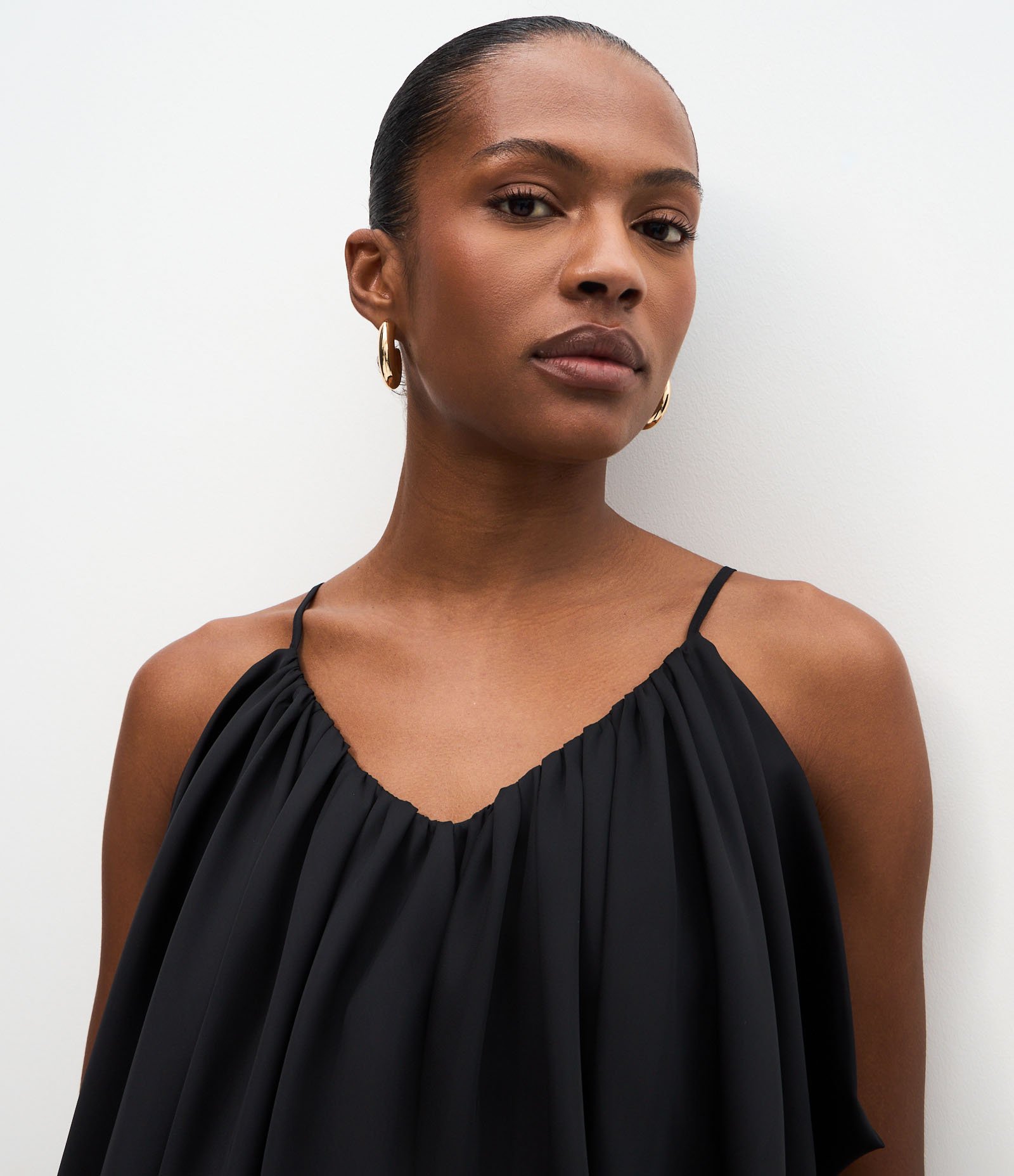 Blusa Balonê em Crepe com Alças Finas Preto 3