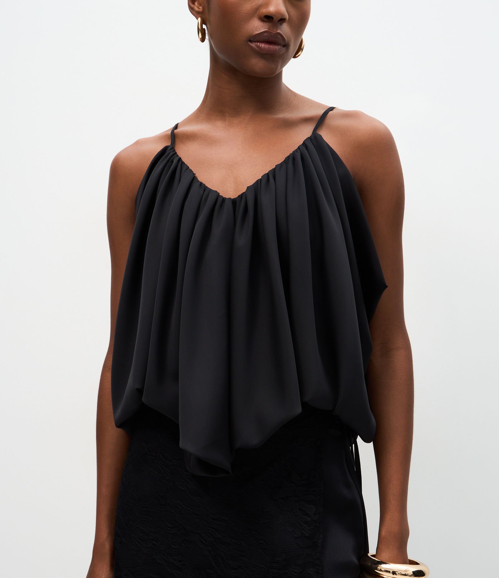 Blusa Balonê em Crepe com Alças Finas Preto 4