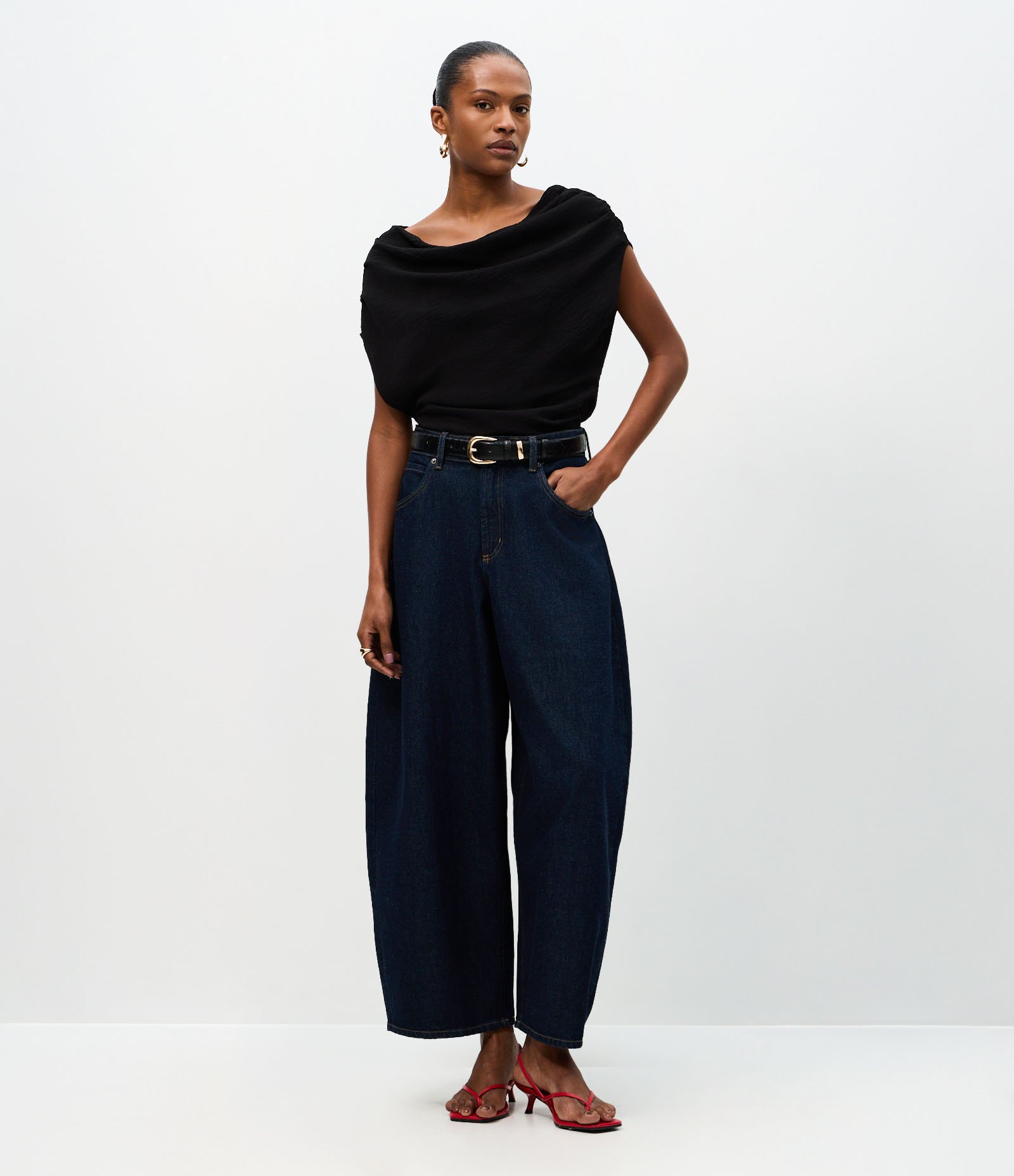 Blusa Ombro a Ombro com Drapeado Preto 2
