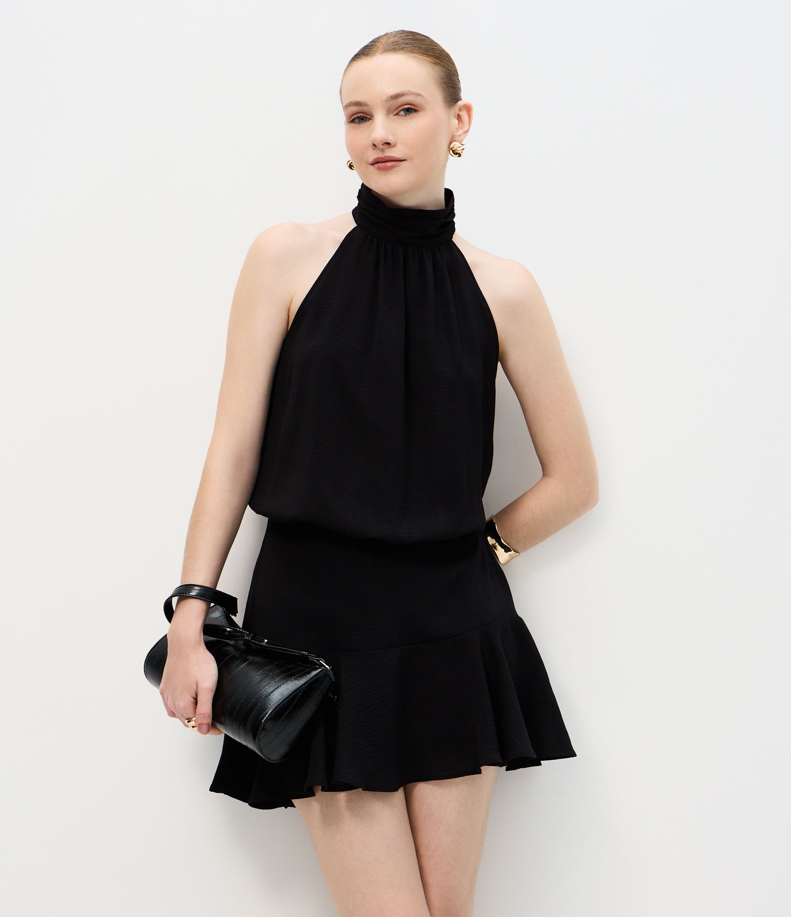 Vestido Curto com Gola Halter Neck Preto 1
