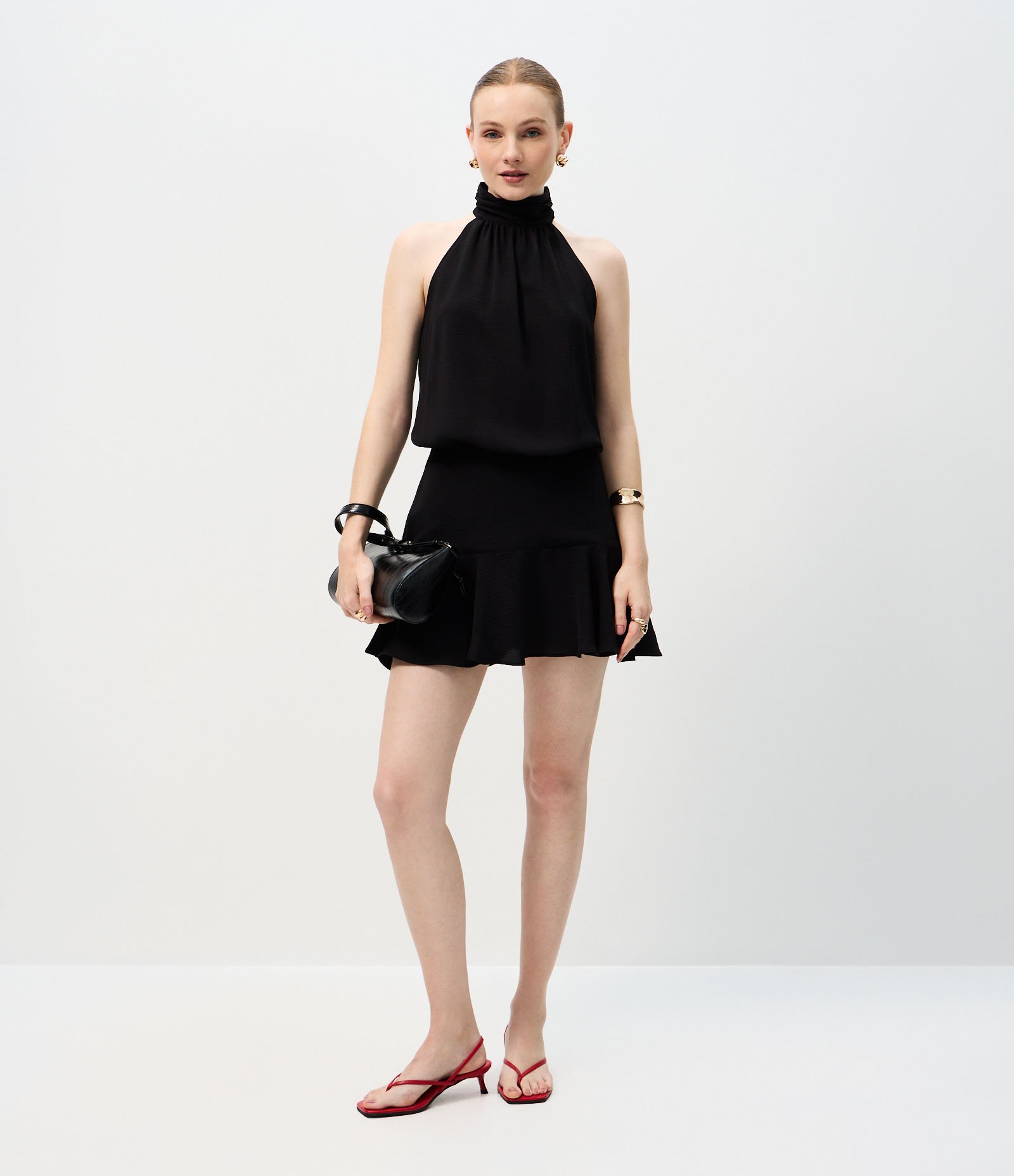 Vestido Curto com Gola Halter Neck Preto 2